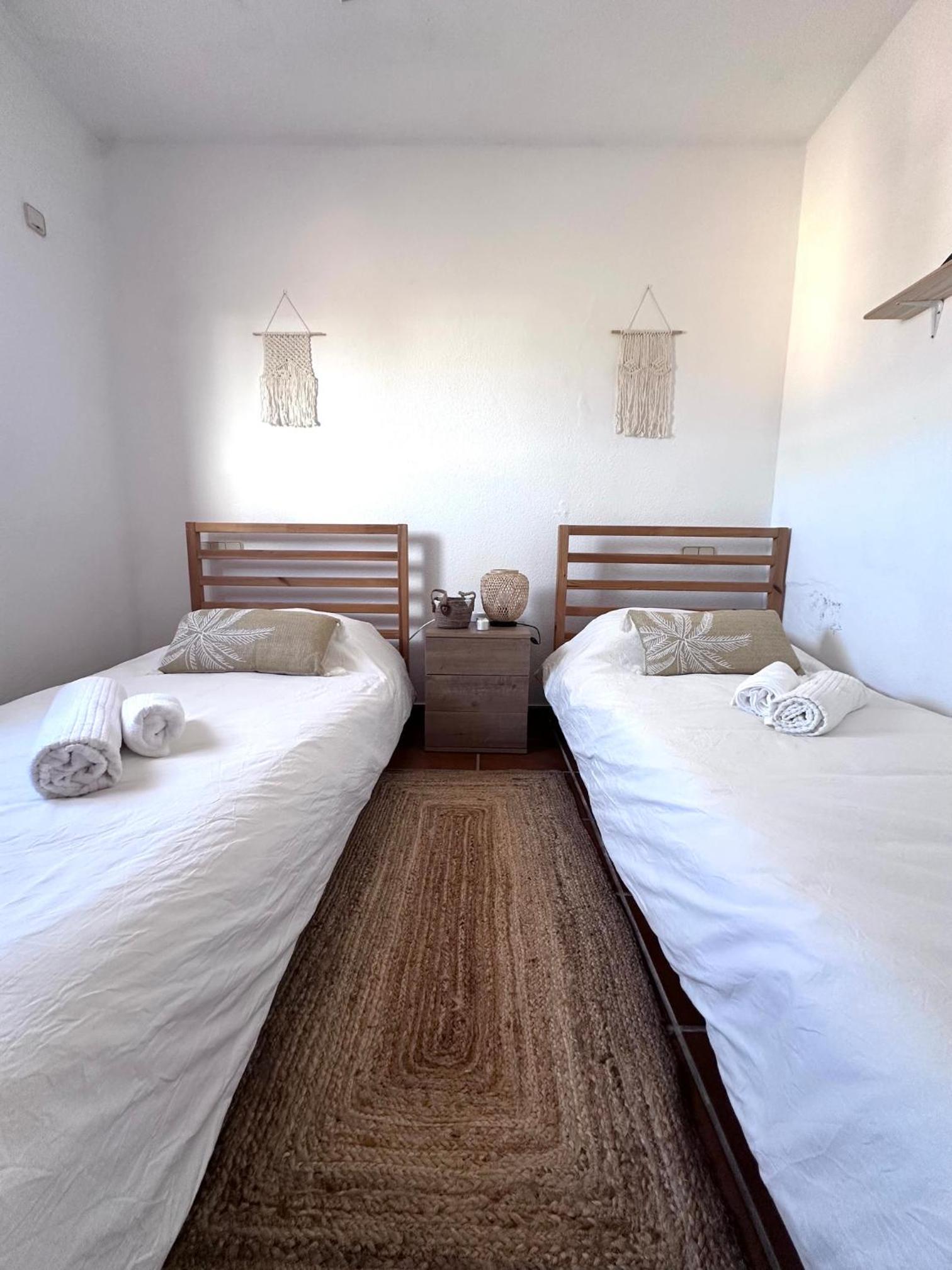 Twin Room With Pool View photo 2