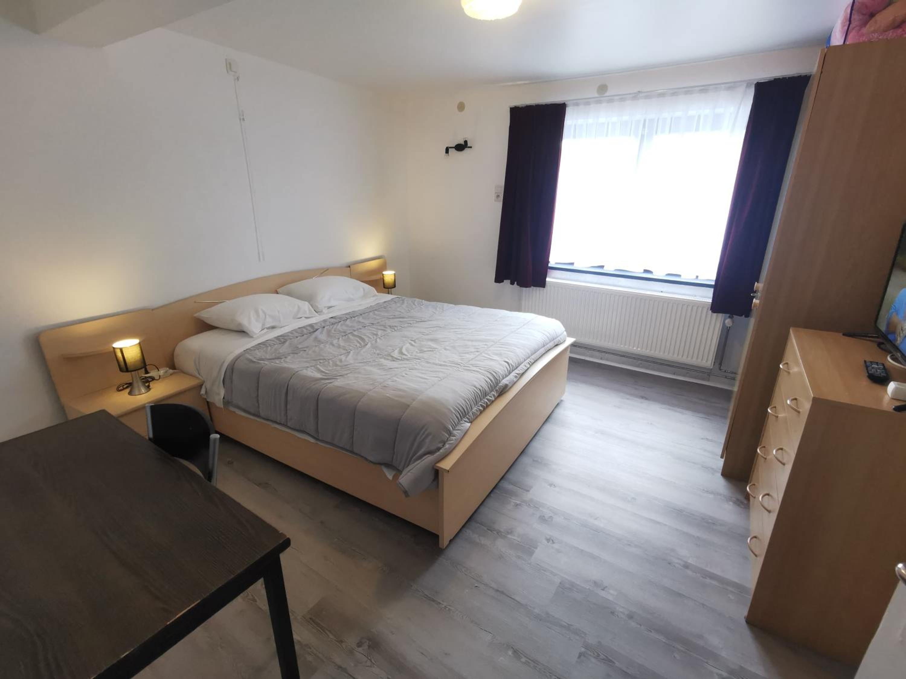 One-Bedroom Apartment - Photo 4