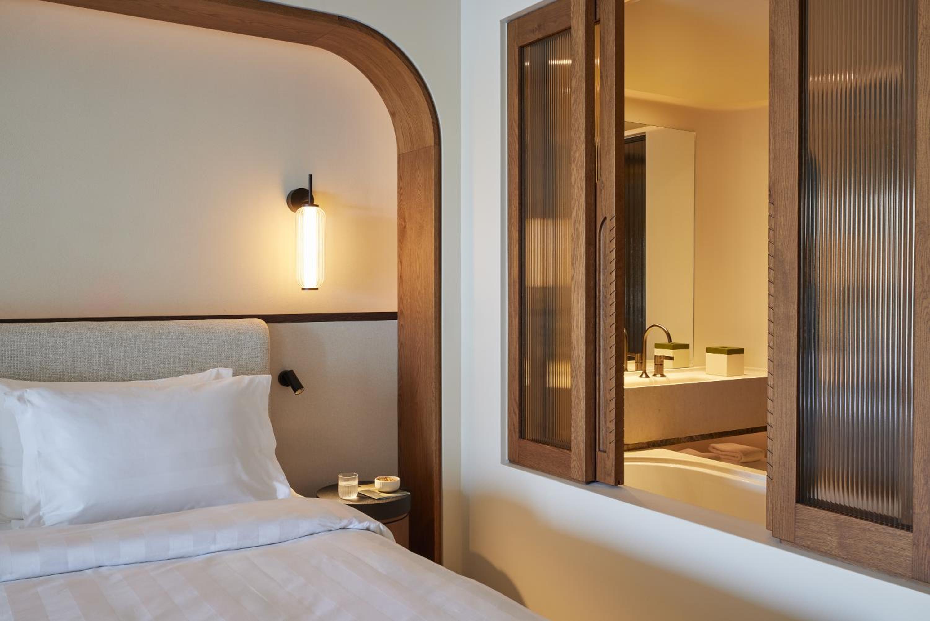 The Collection Premium One Bedroom Suite with Sea View thumbnail 6