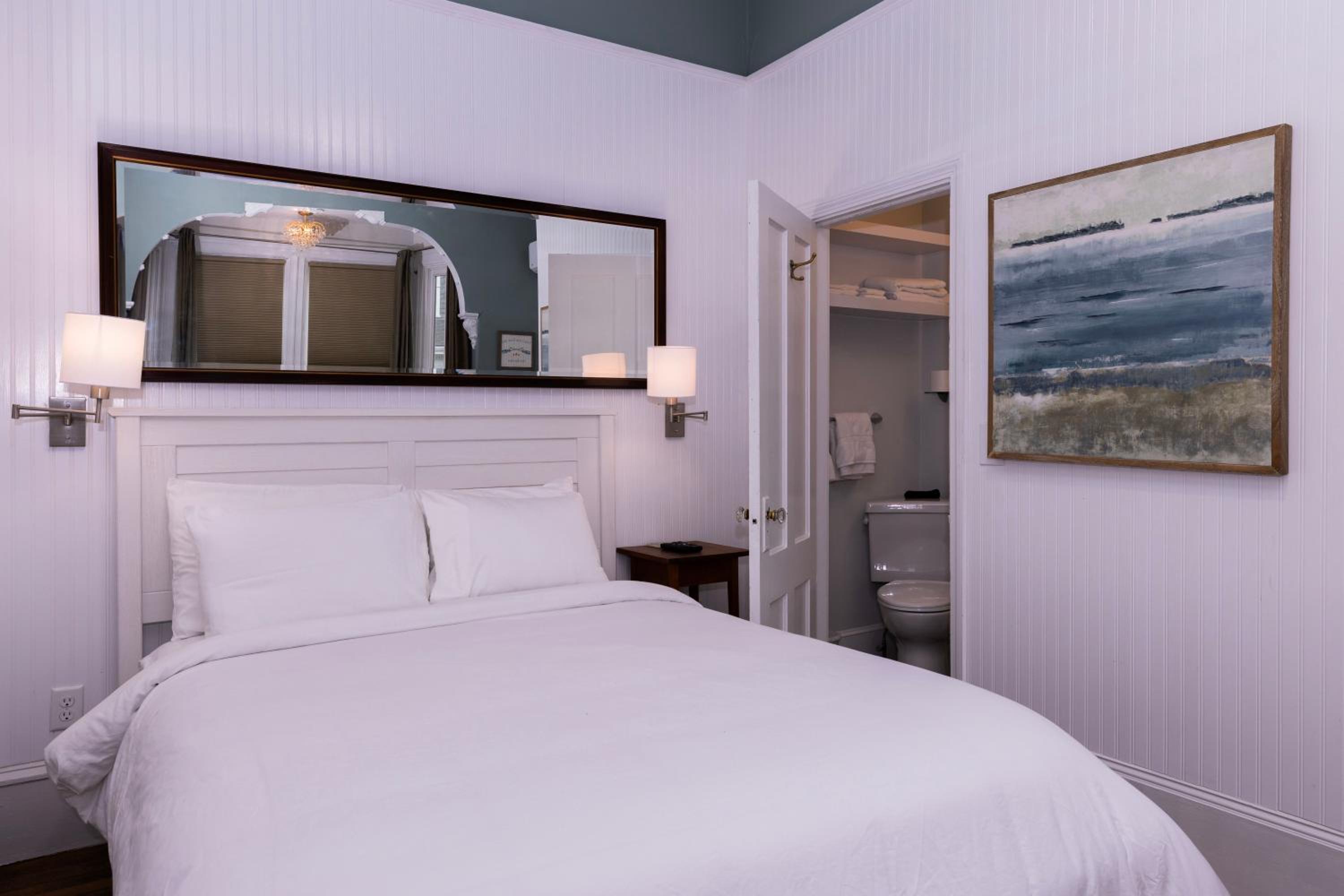 Junior Suite Queen Room with Ocean View #1 photo 1
