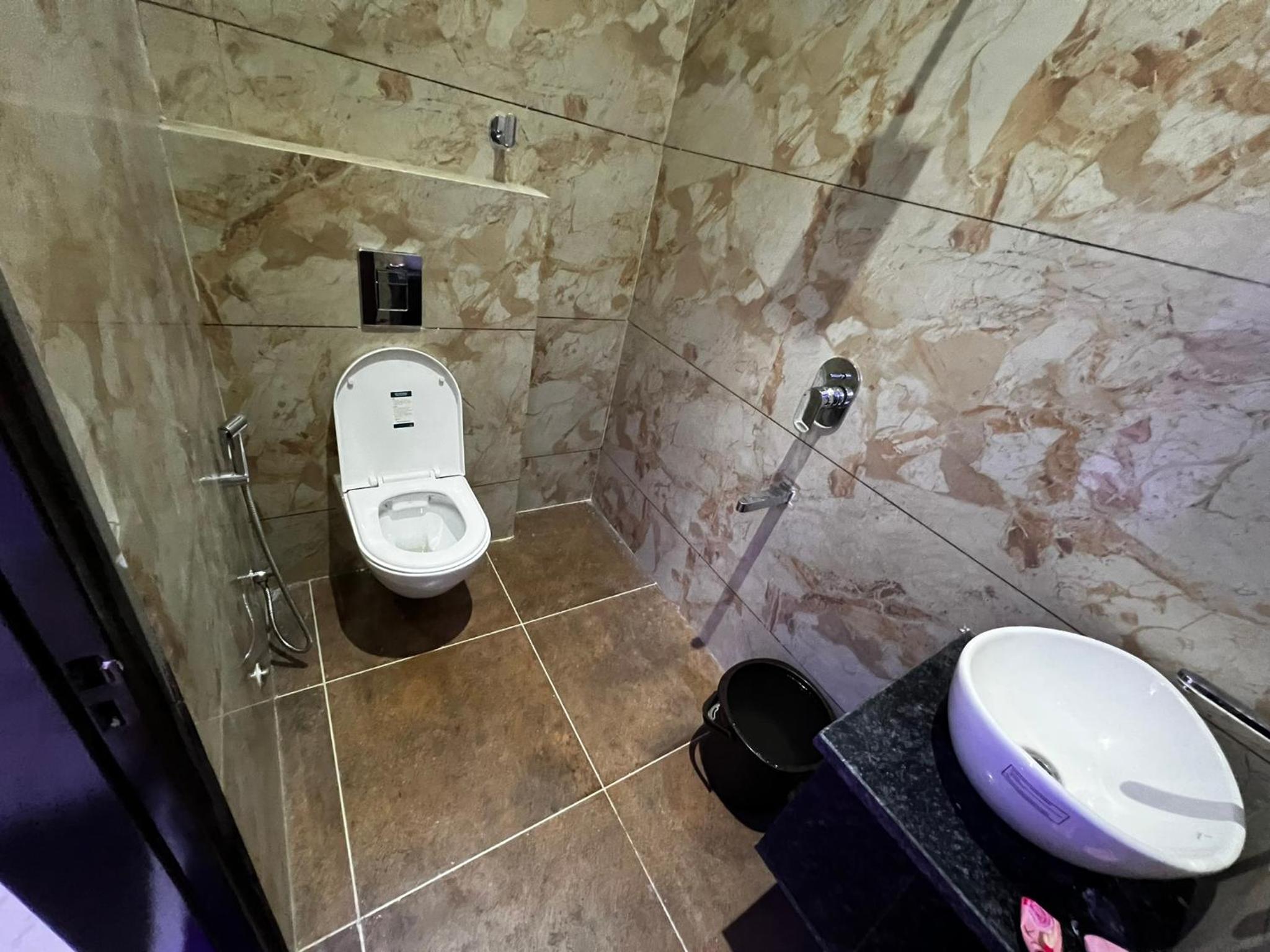 Deluxe King Room photo 2