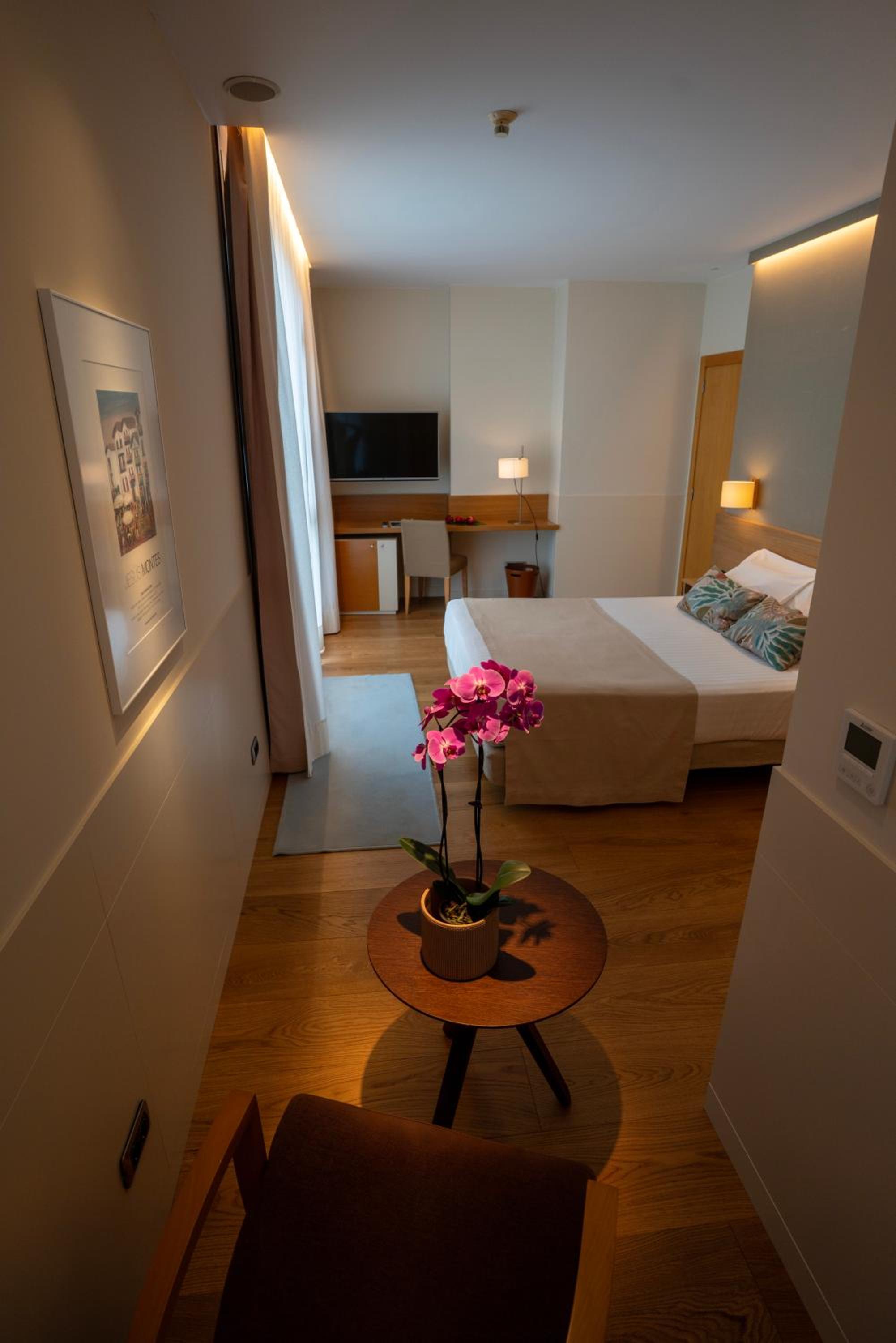 Double or Twin Room - Photo 2