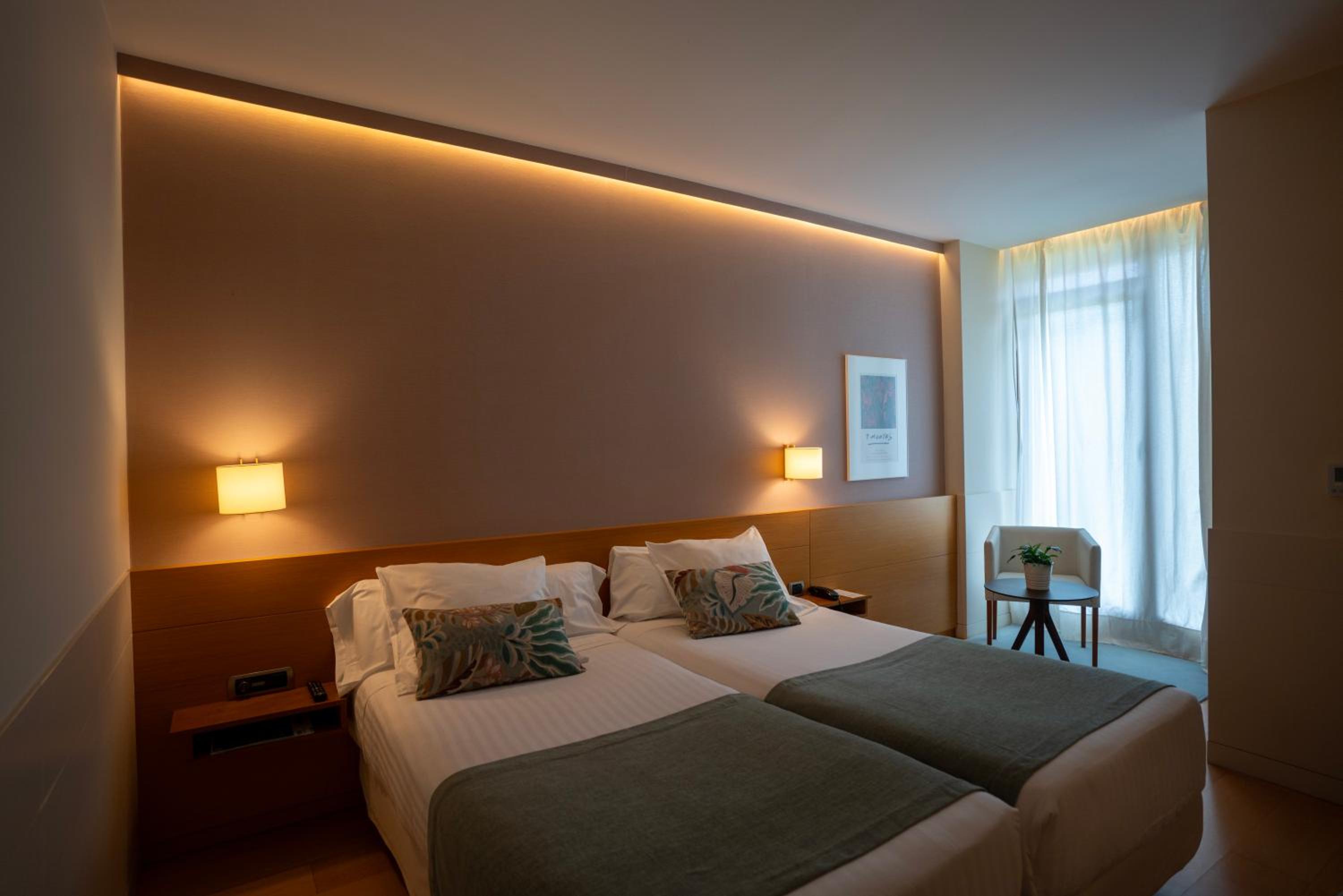 Double or Twin Room - Photo 6