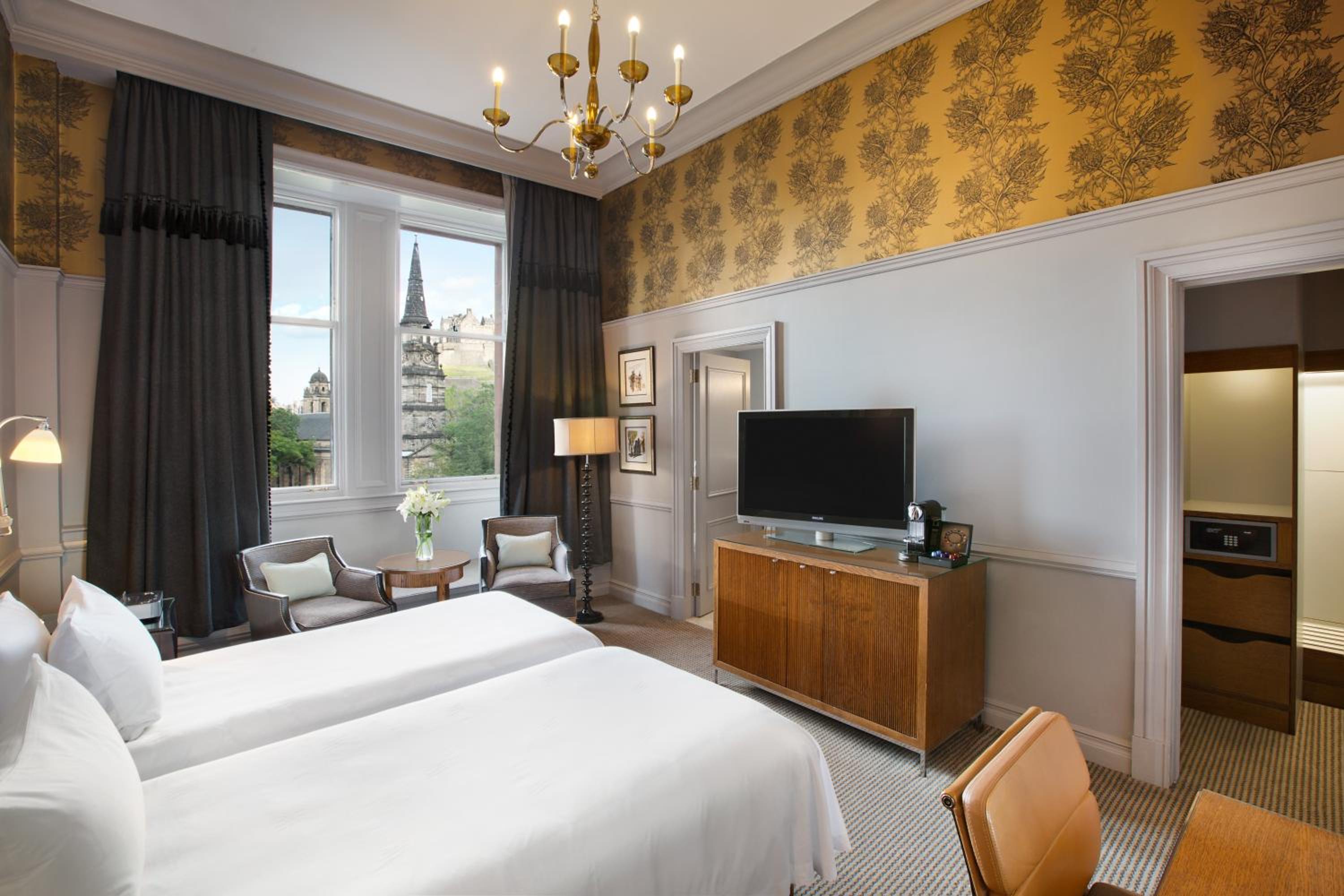 Premier Twin Room With Castle View