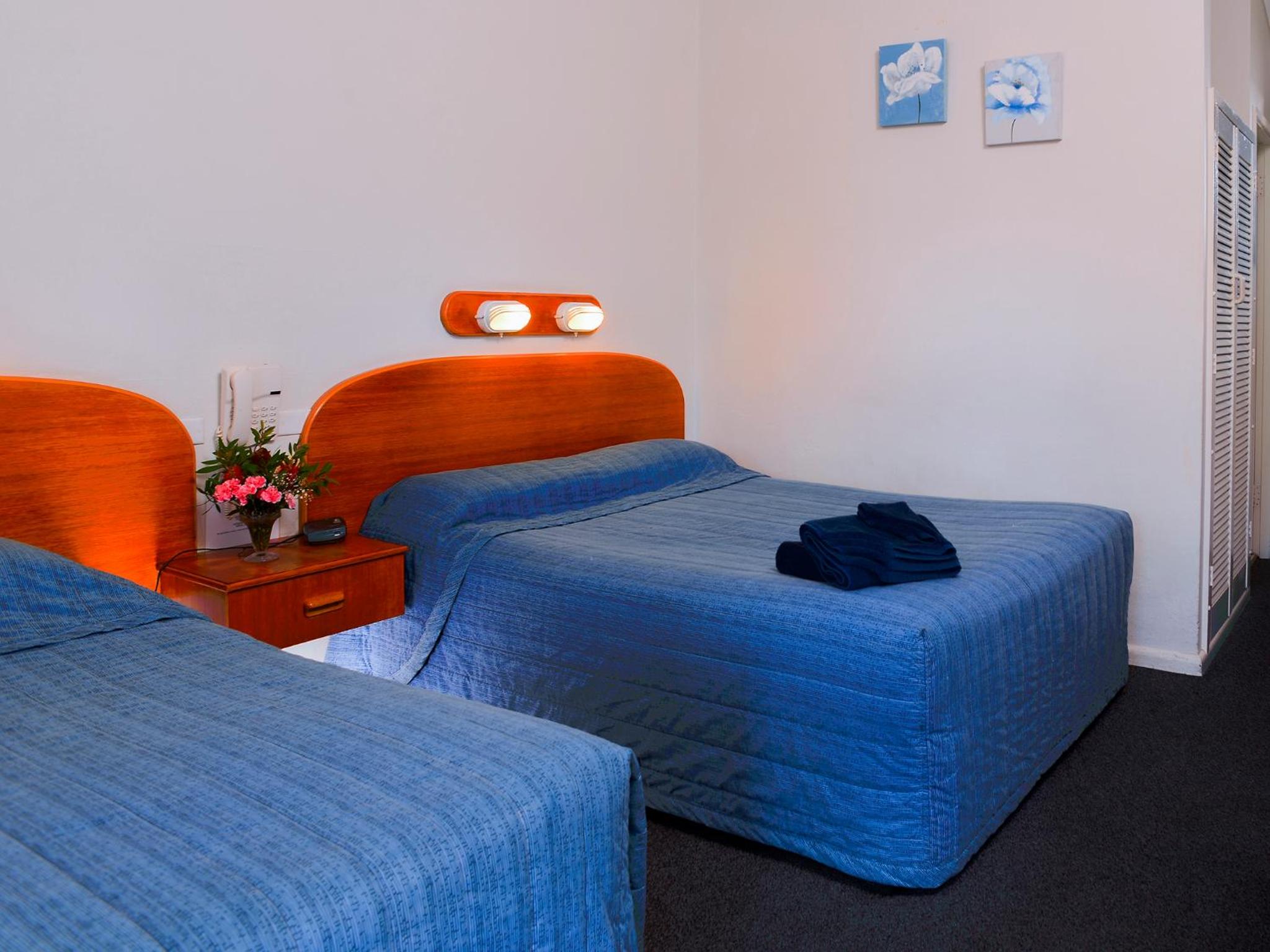 Twin Room - Photo 4