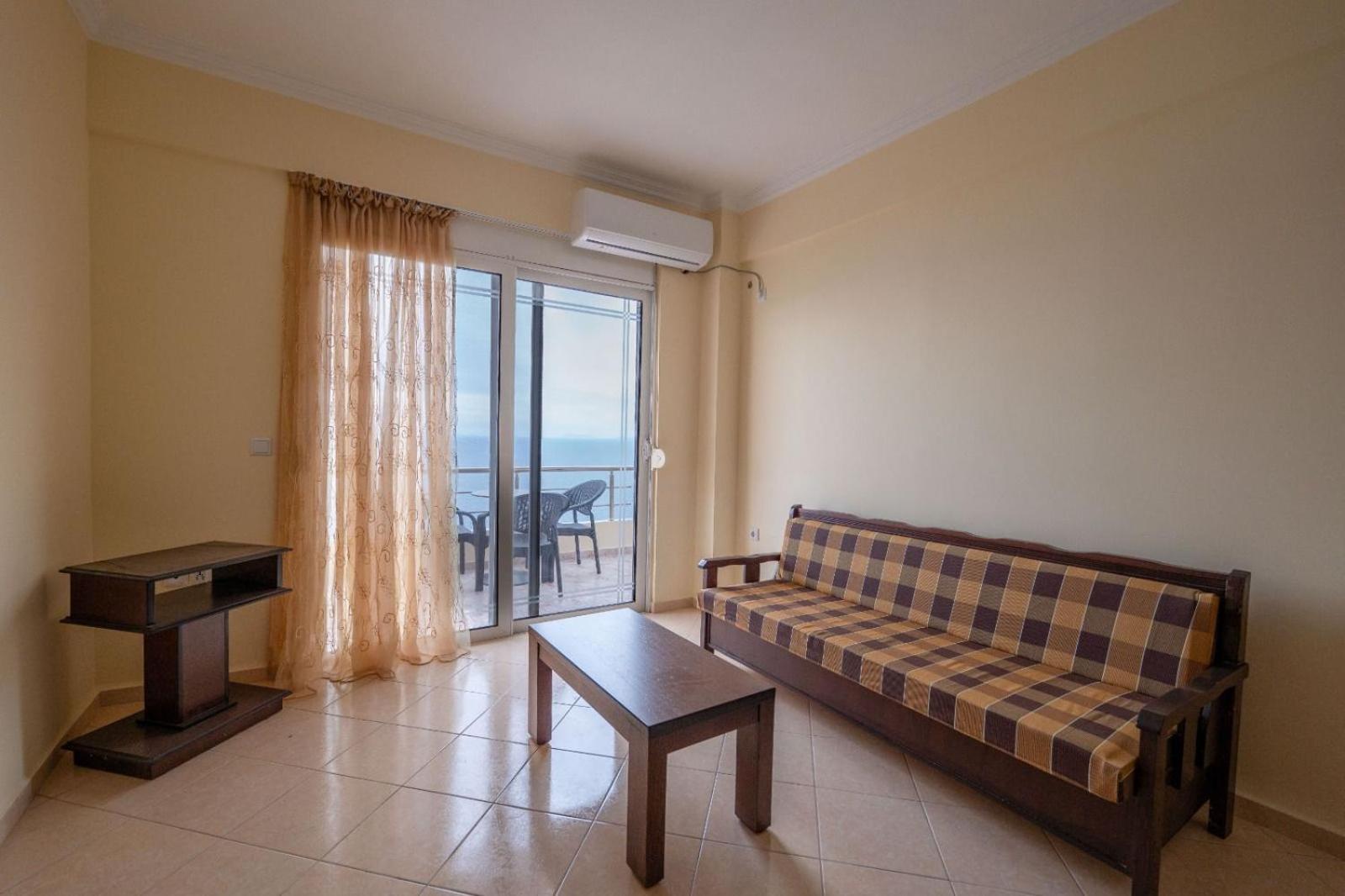Two-Bedroom Apartment with Balcony and Sea View photo 3