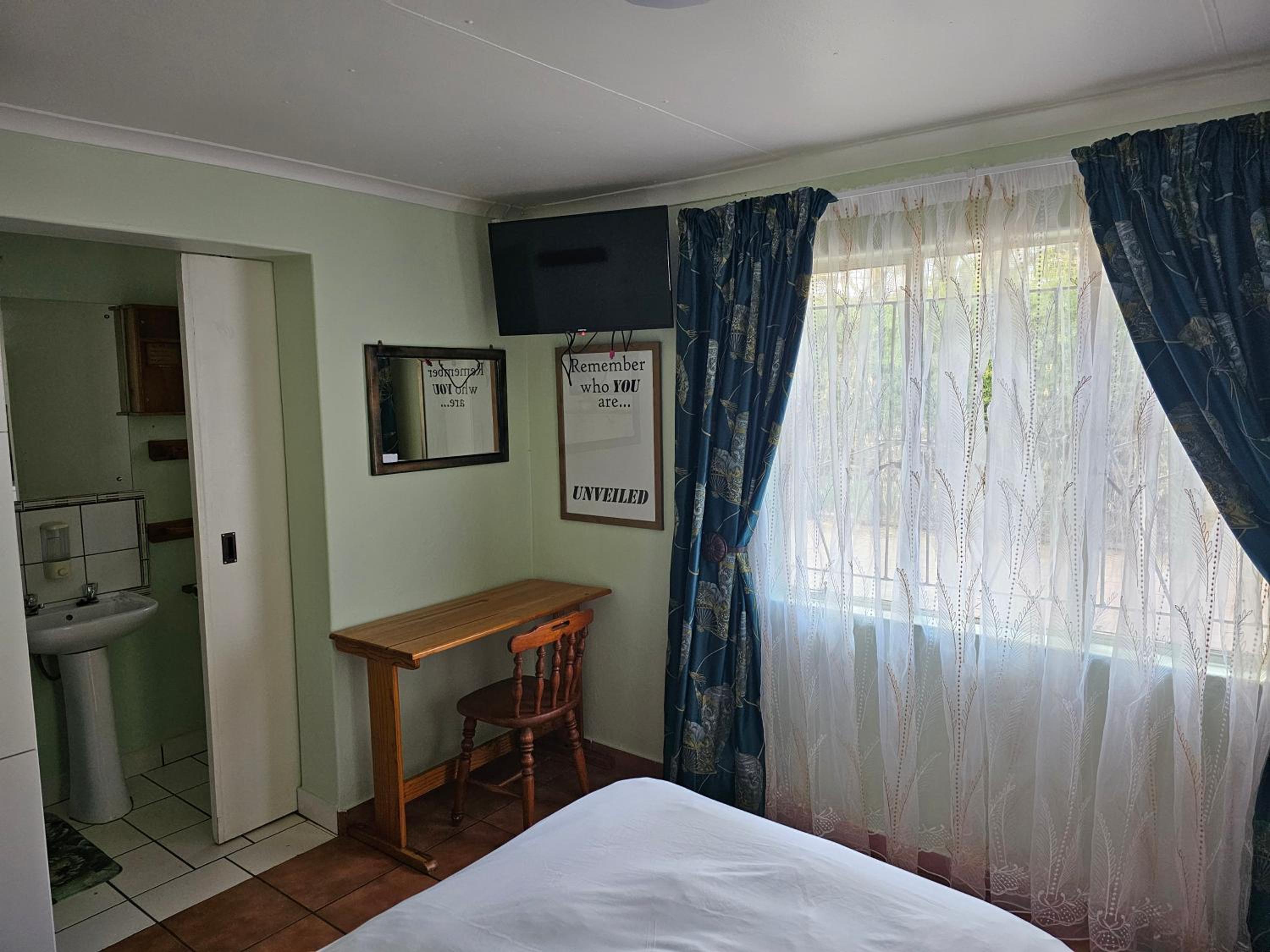 Single Room photo 3