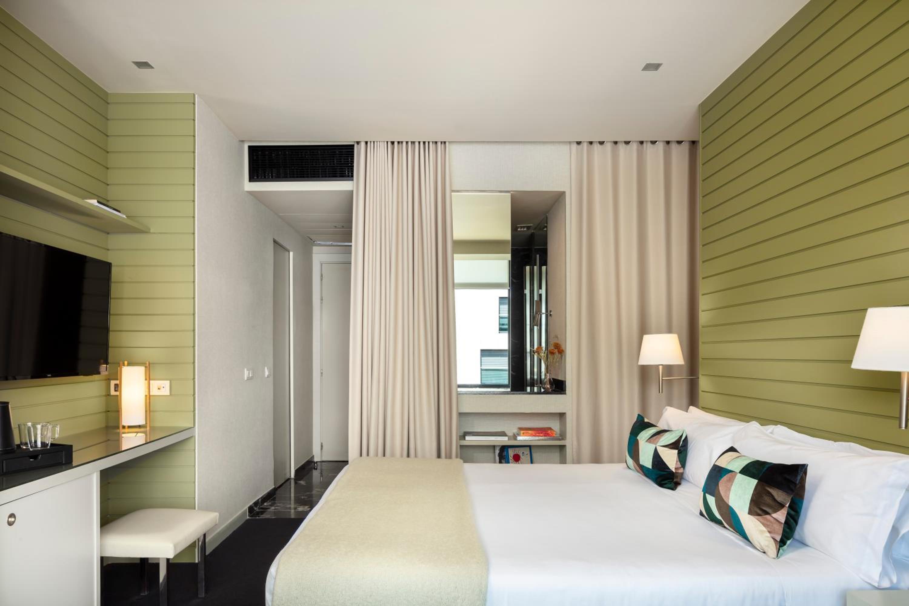 Premium Room with Guggenheim views - Photo 4