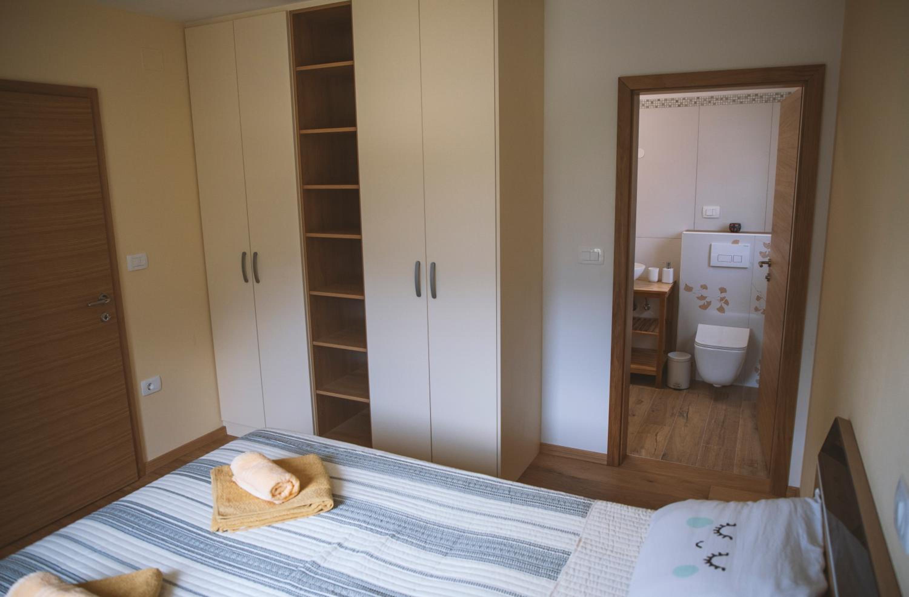 Three-Bedroom Apartment with Balcony photo 1