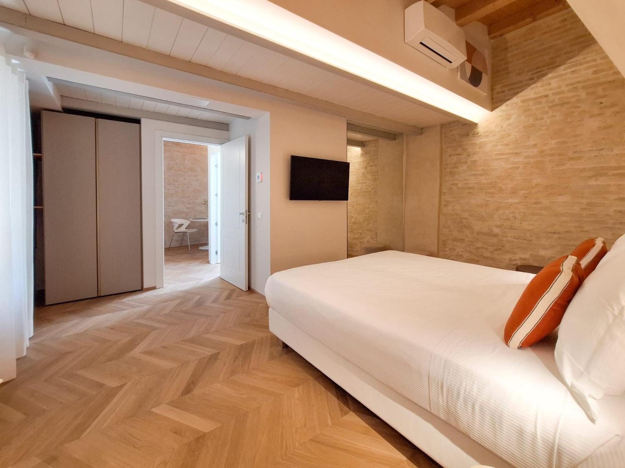 Deluxe Junior Suite - Photo 4