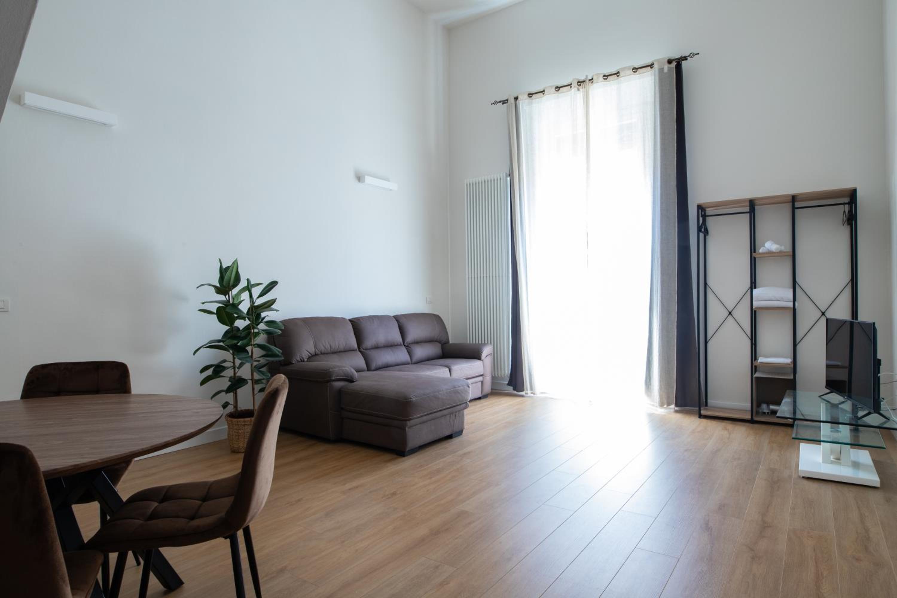 Studio - Split Level