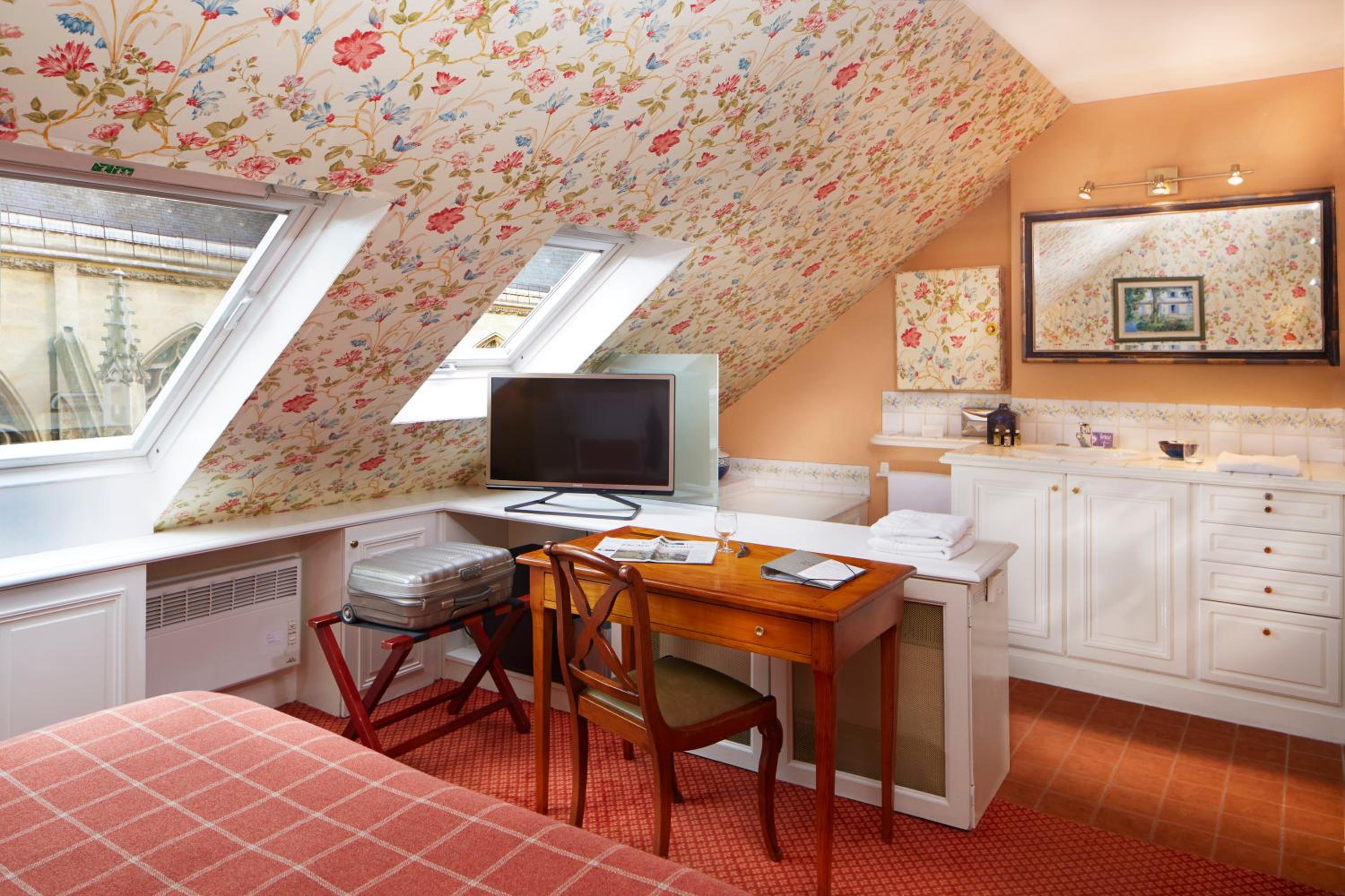Double or Twin Room photo 3