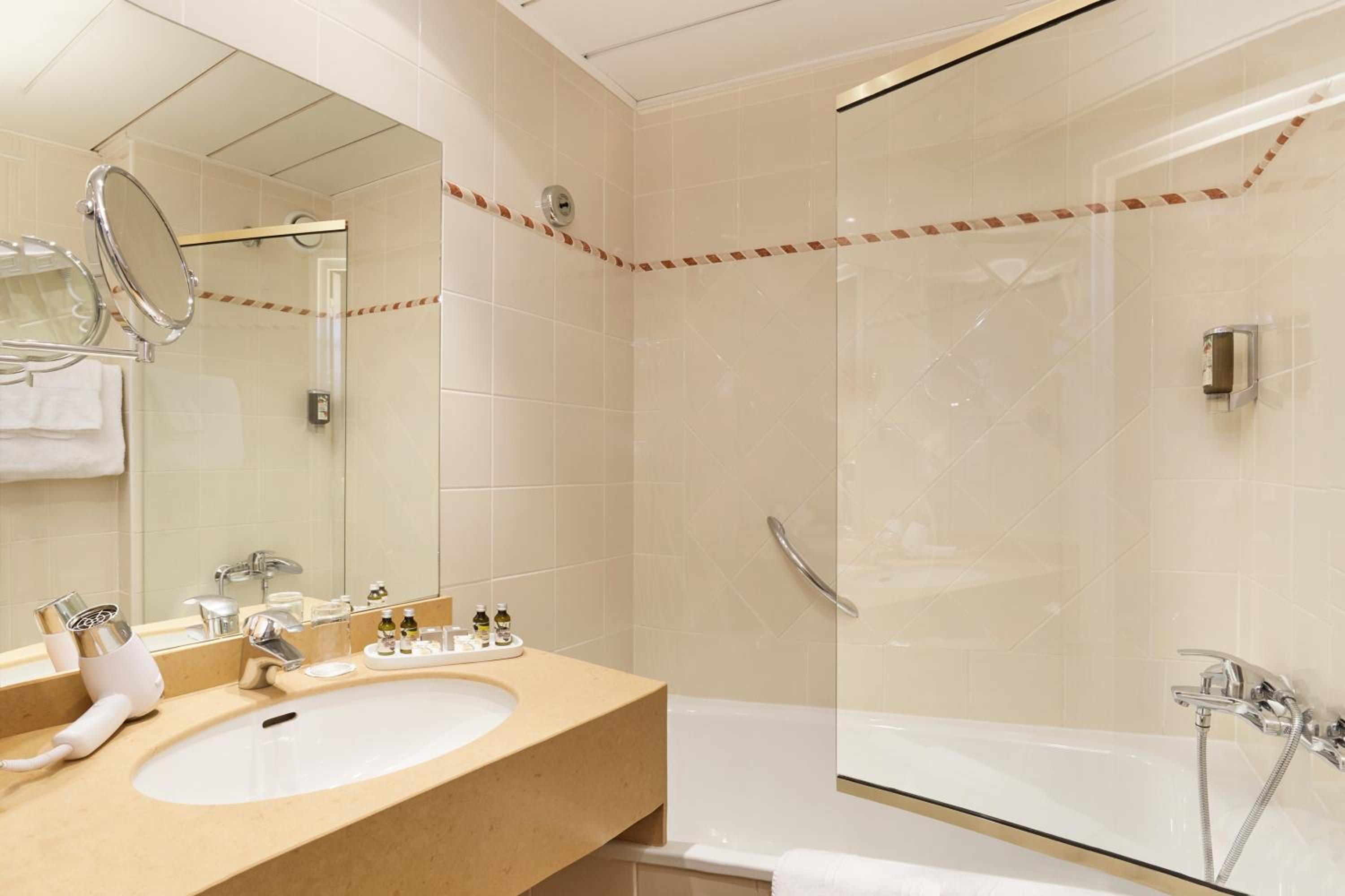 Double or Twin Room photo 2