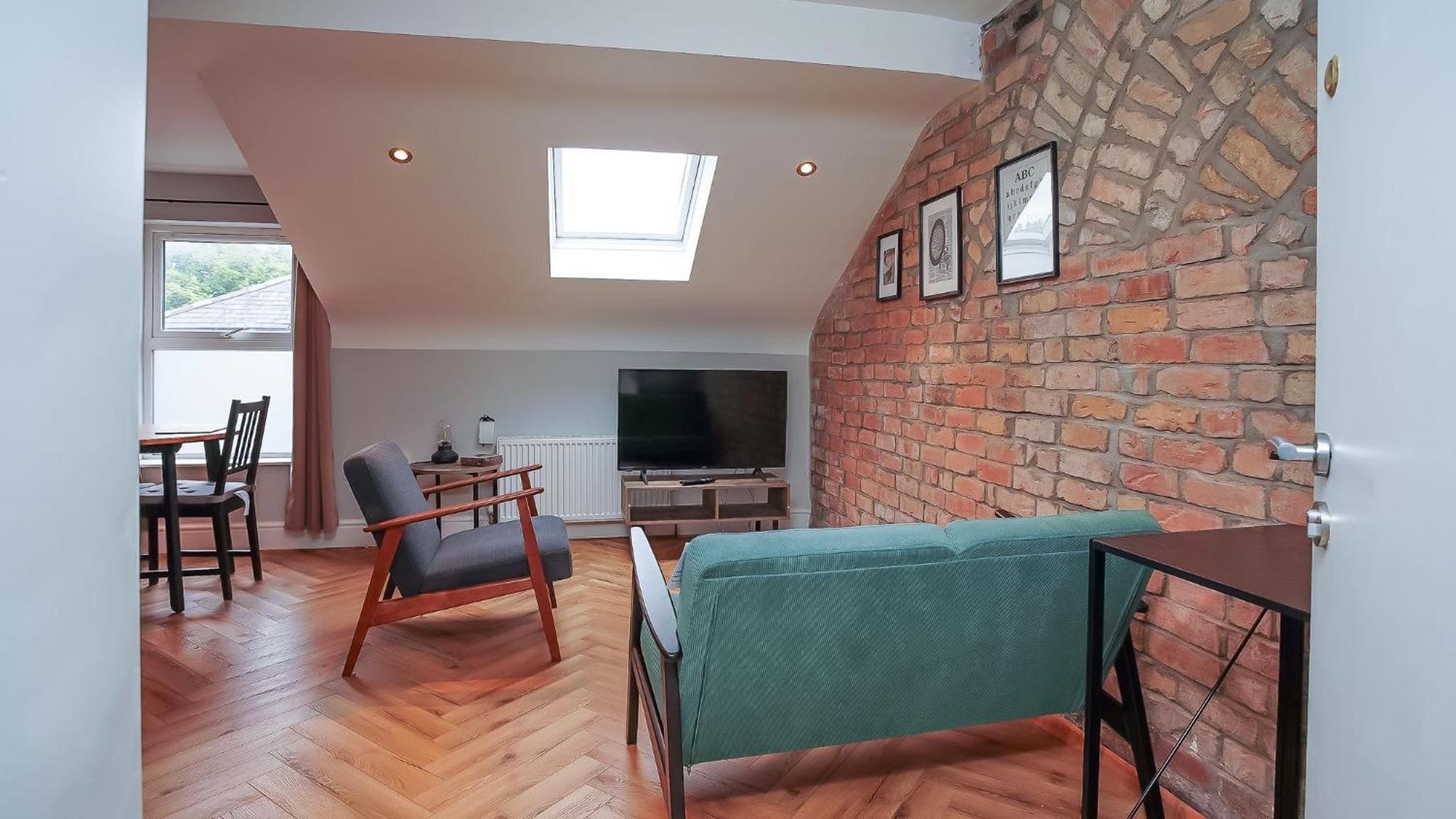 One-bedroom Loft Apartment  photo 2