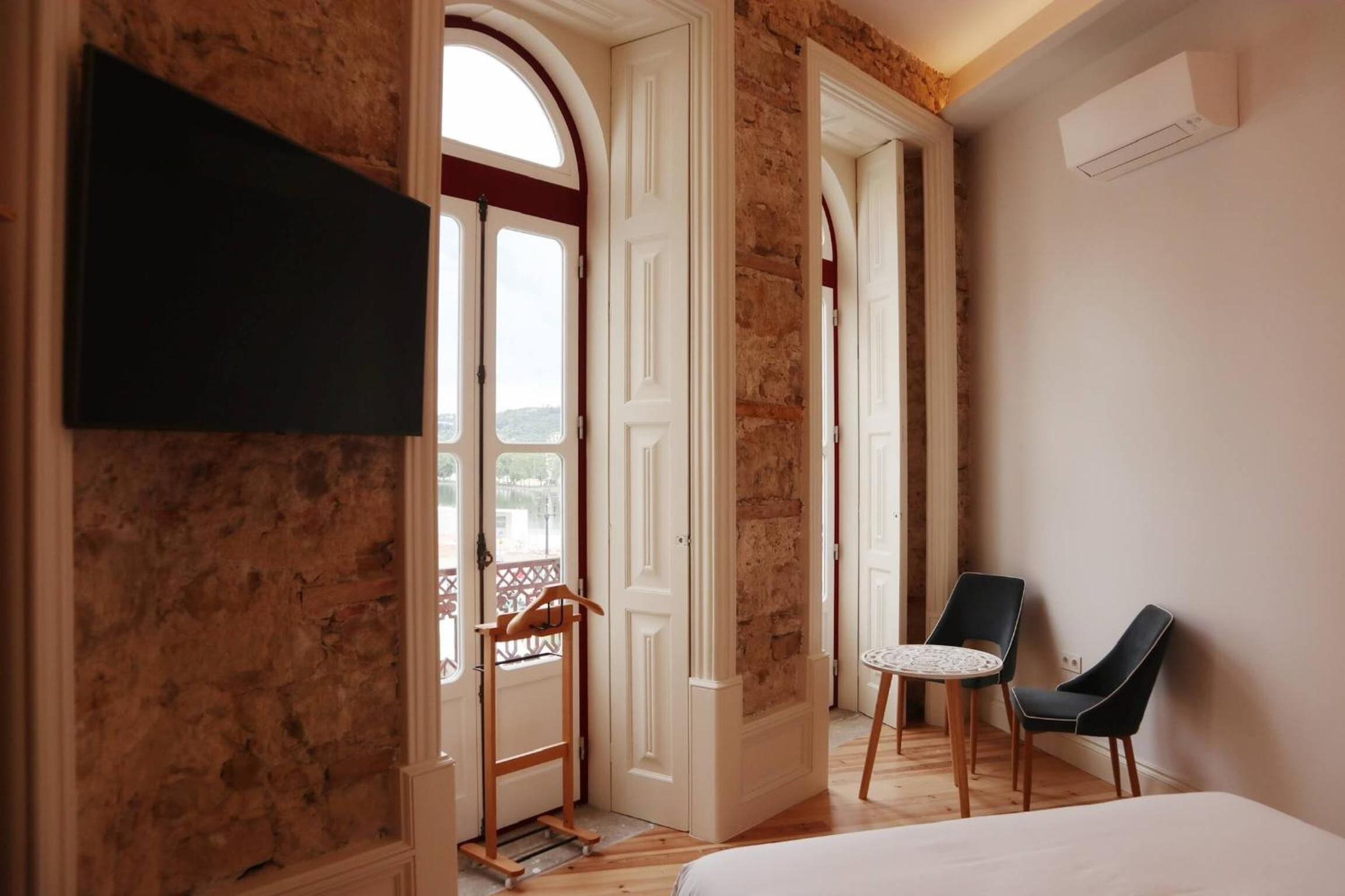 Queen Room with Balcony photo 1