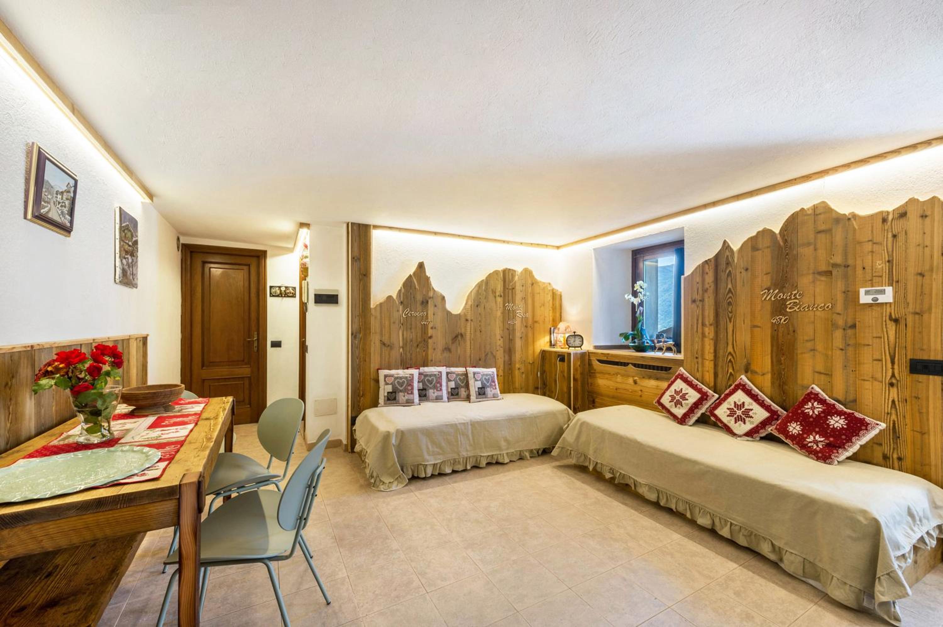 Superior One-Bedroom Apartment with Balcony