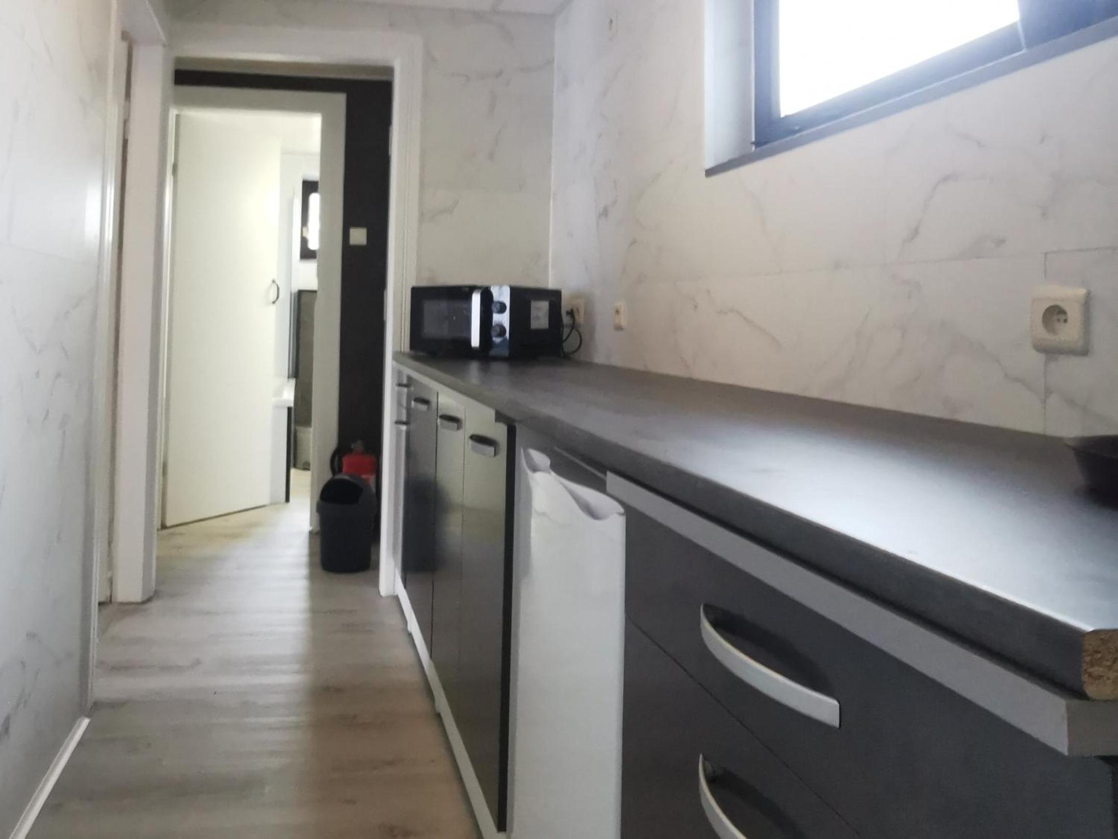 One-Bedroom Apartment - Photo 6
