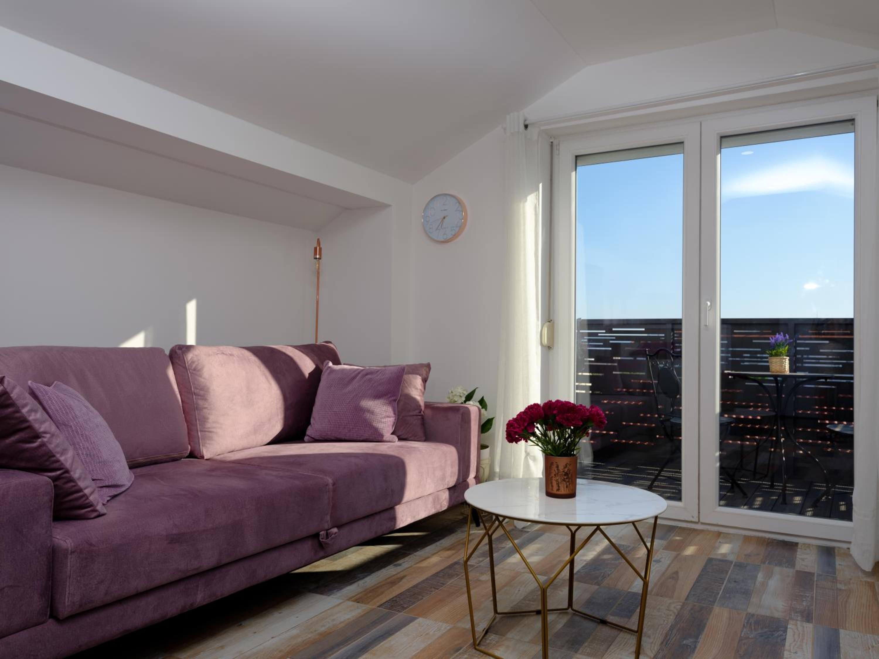 One-Bedroom Deluxe Apartment