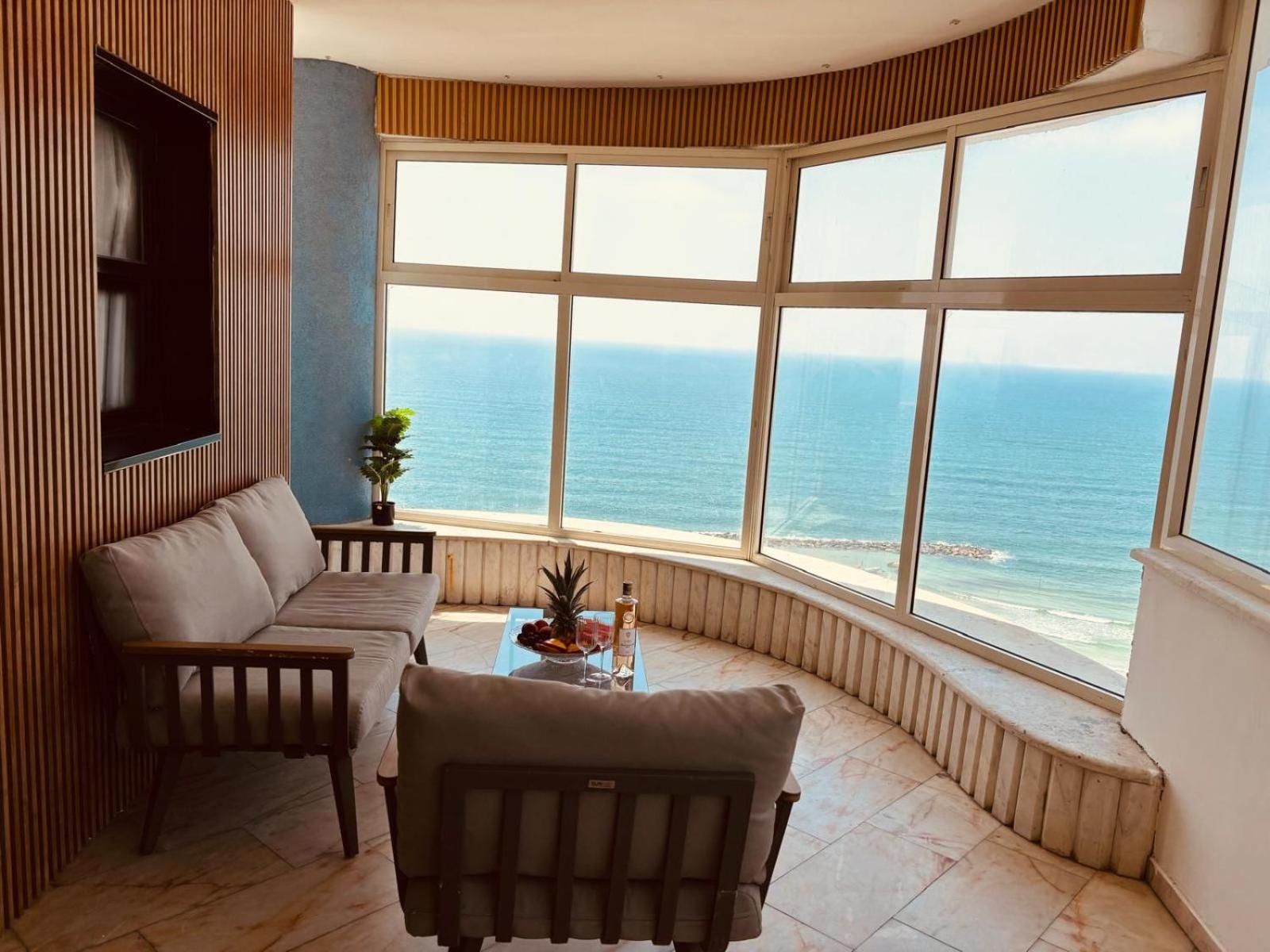 Apartment With Sea View photo 2