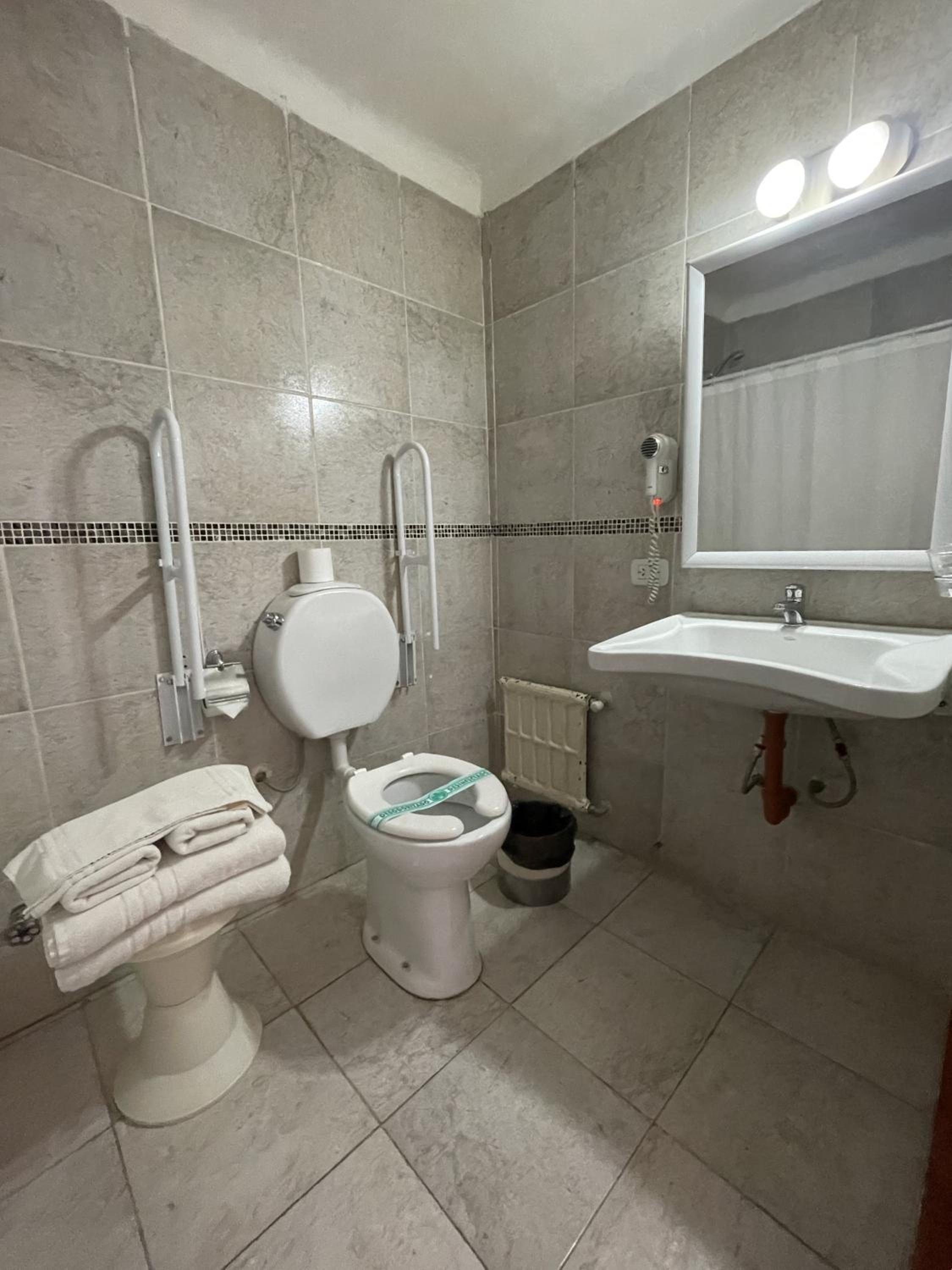 Queen Room - Disability Access