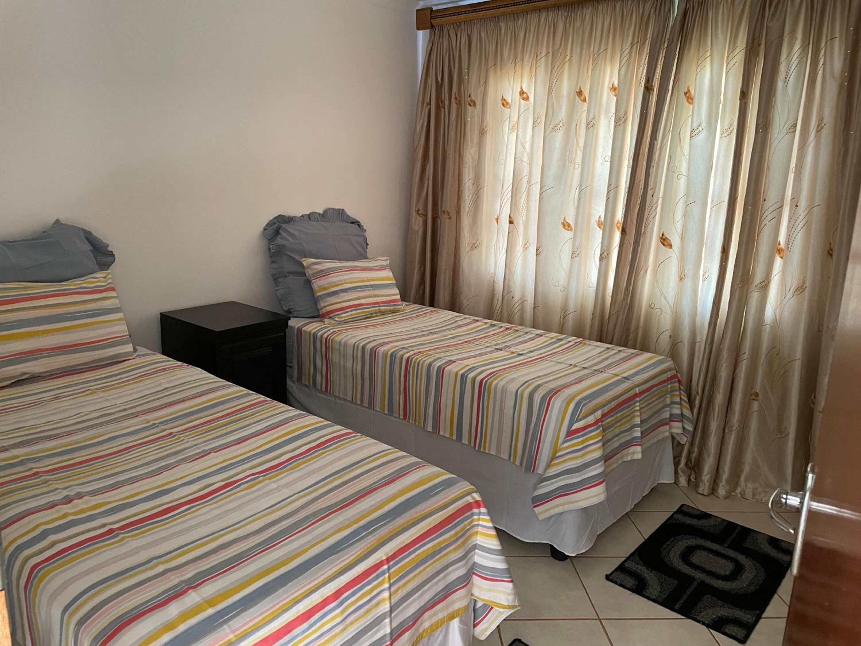 One-Bedroom House photo 1