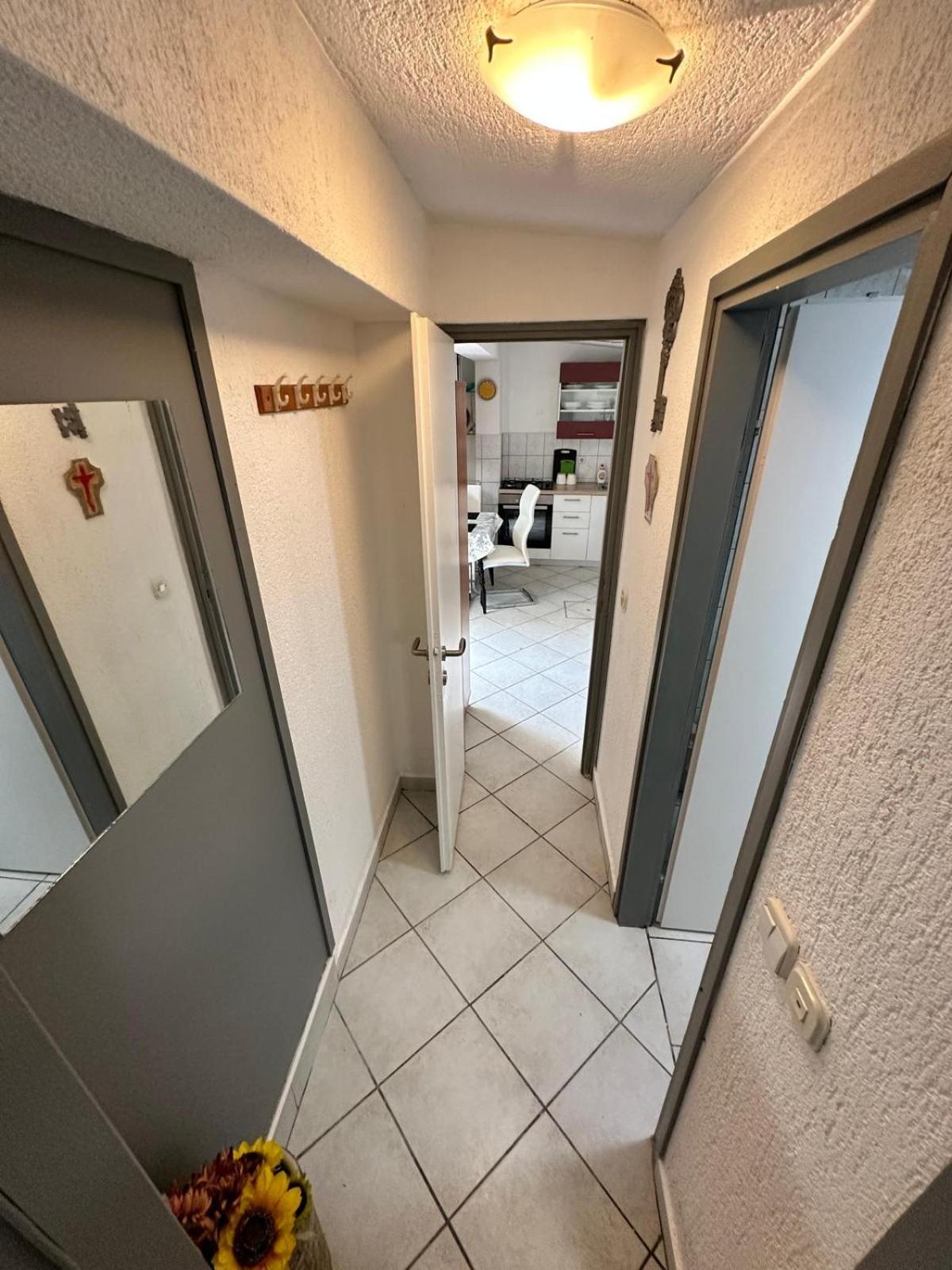 One-Bedroom Apartment - Photo 8
