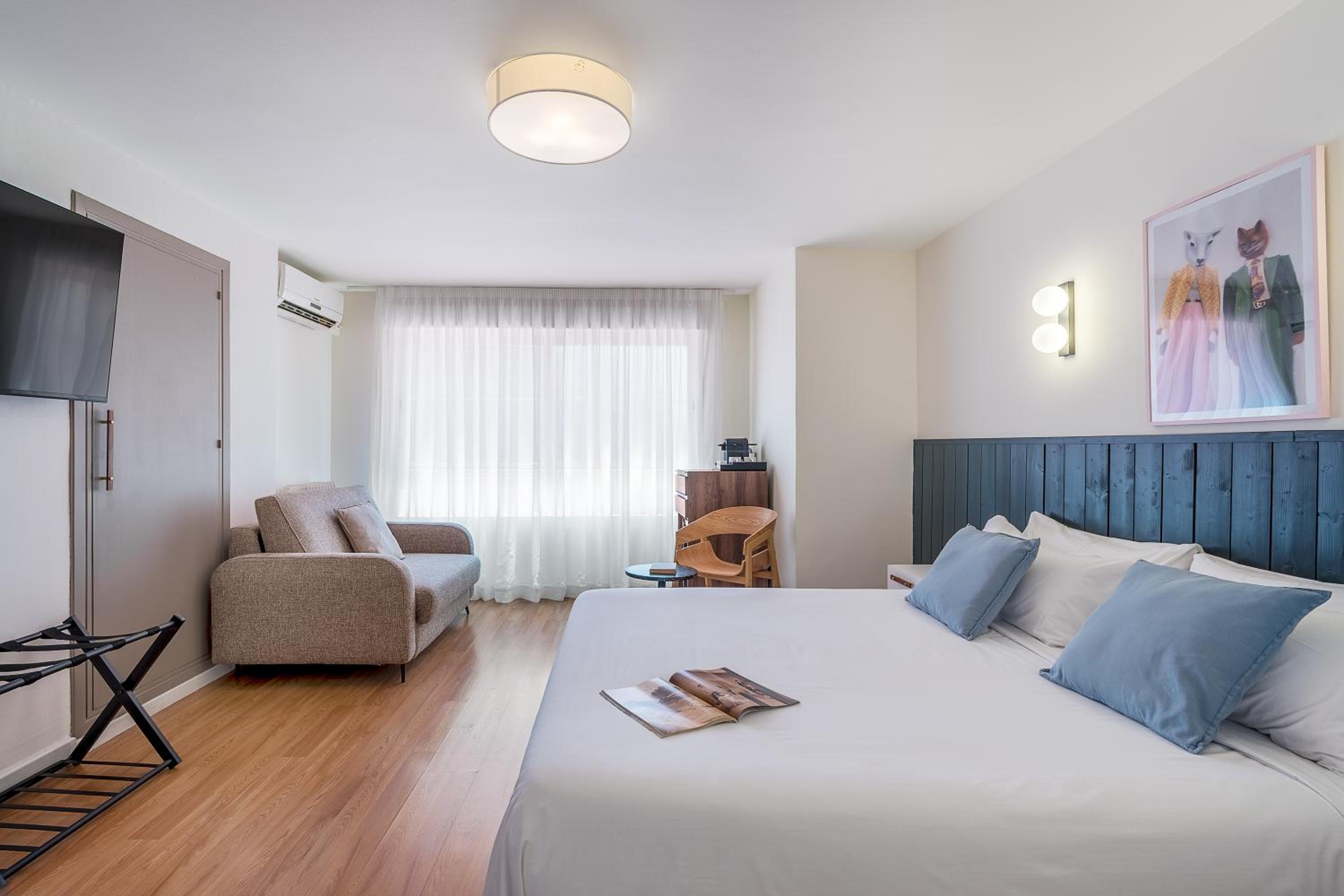 Classic Triple Room - Photo 1