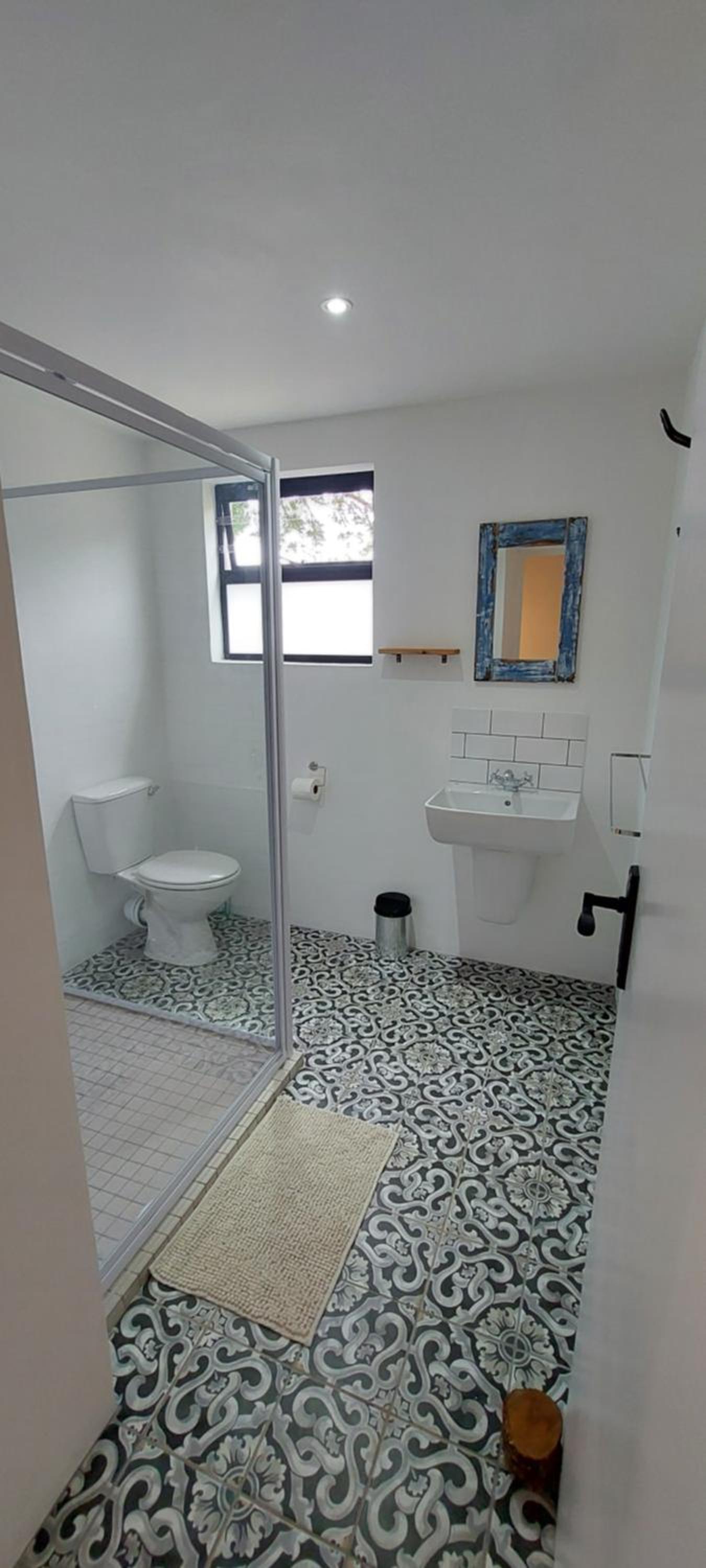 Two-Bedroom House photo 2
