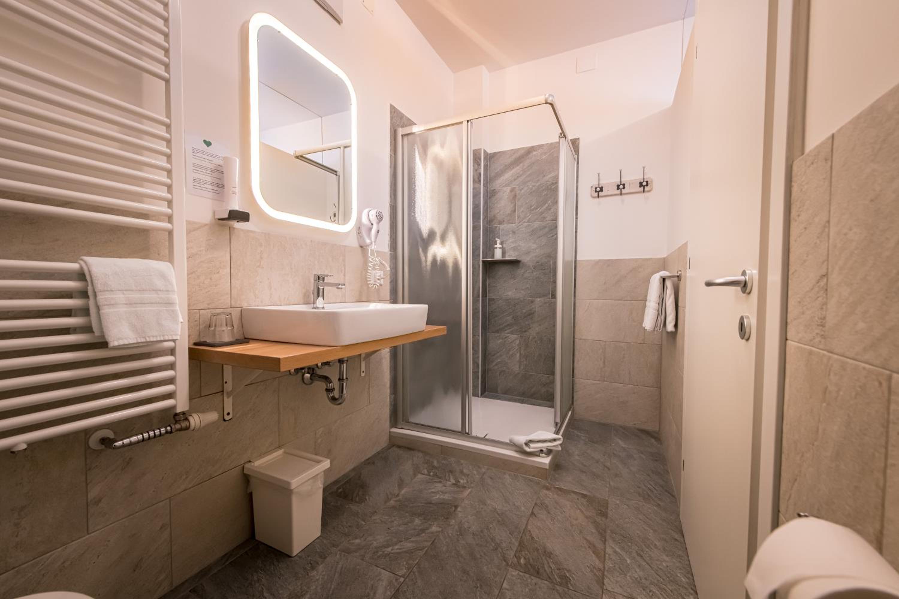 Superior Deluxe Double or Twin Room  photo 2