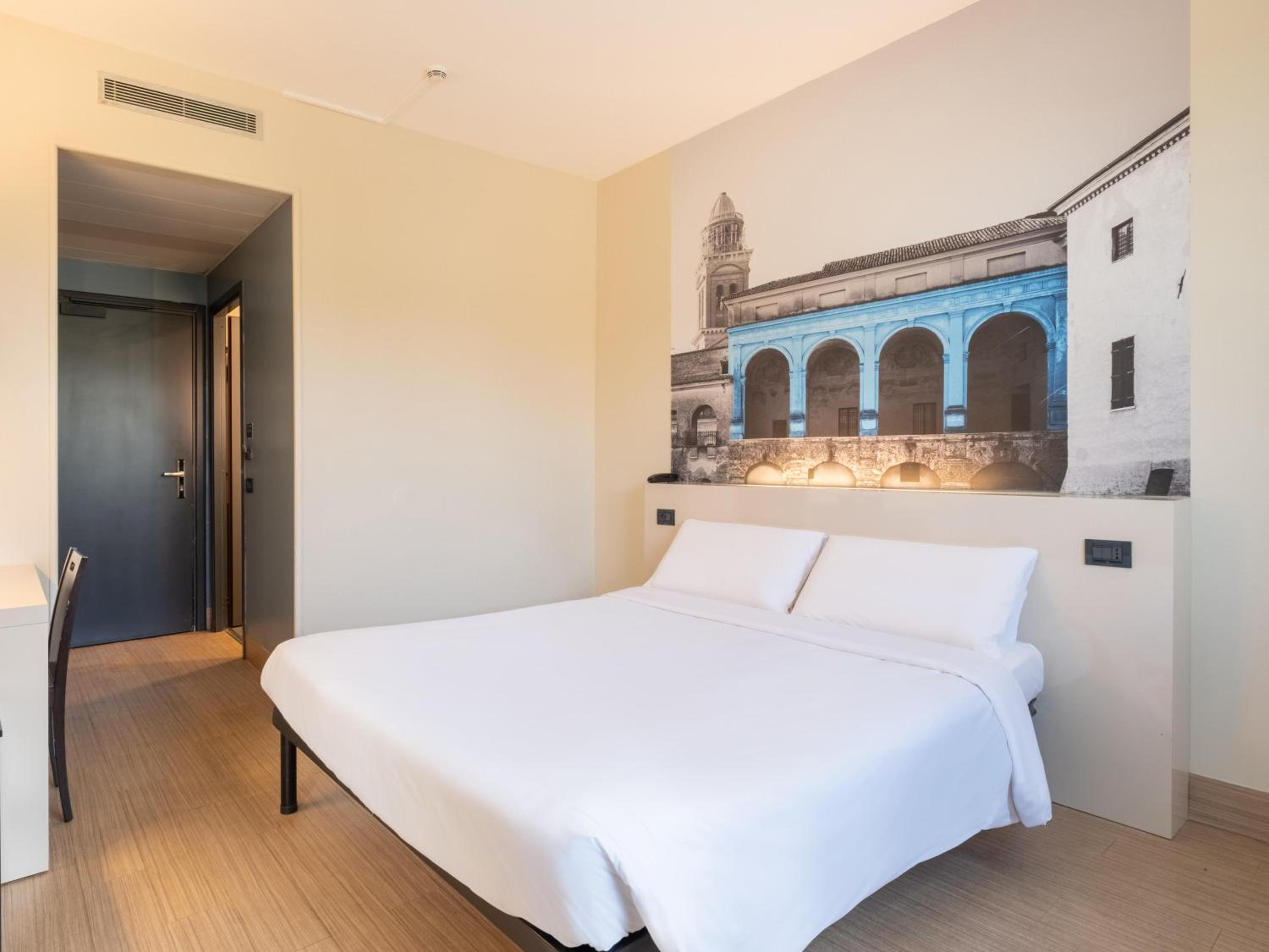 Double Room - Photo 2