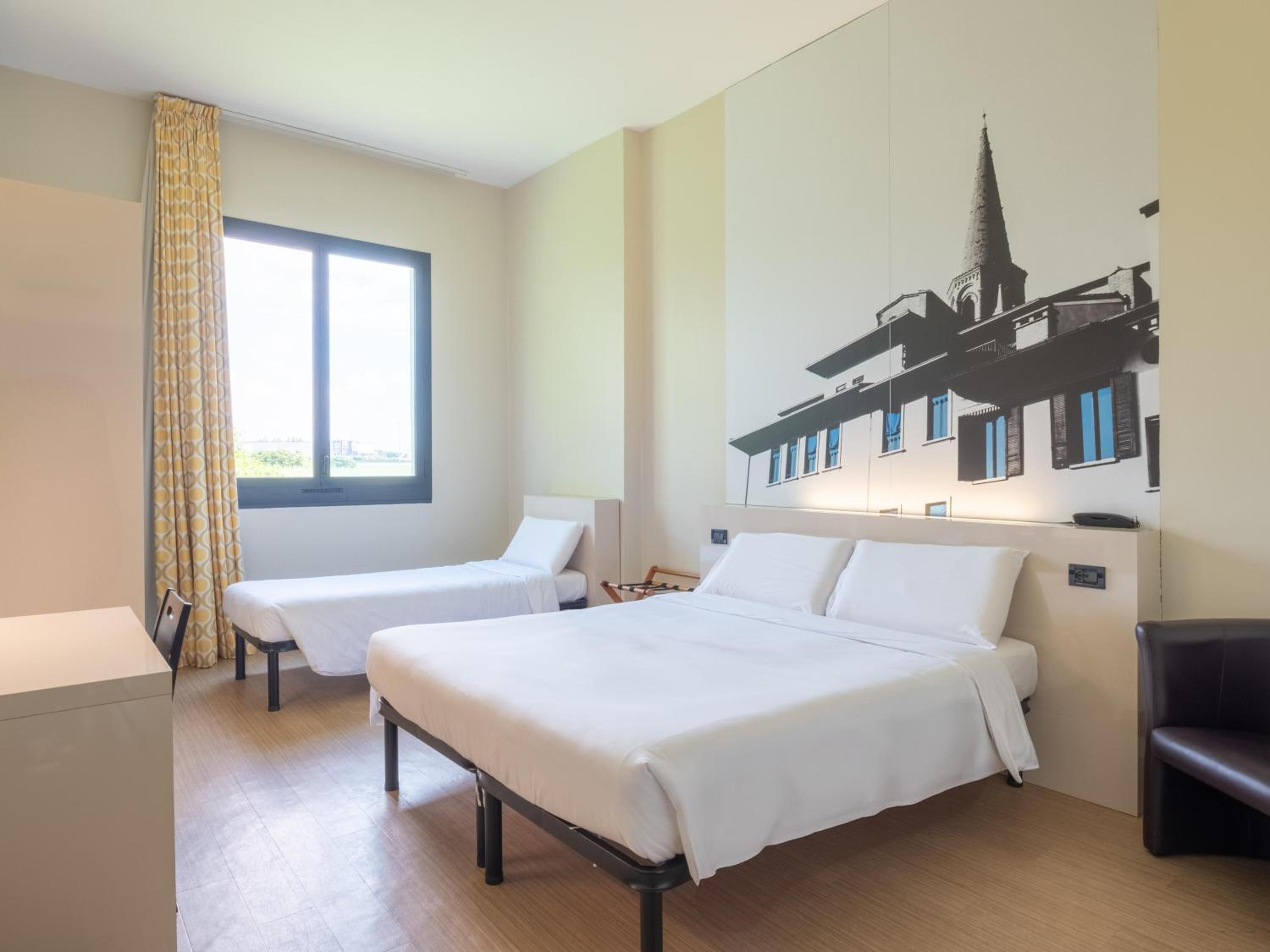 Triple Room - Disability Access - Photo 1