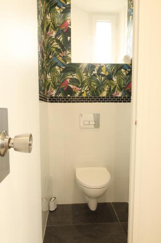 King Suite with Balcony photo 3