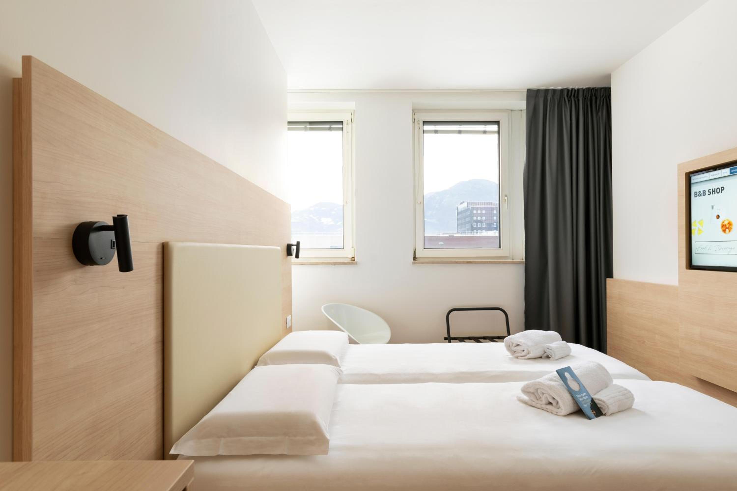 Twin Room - Photo 1