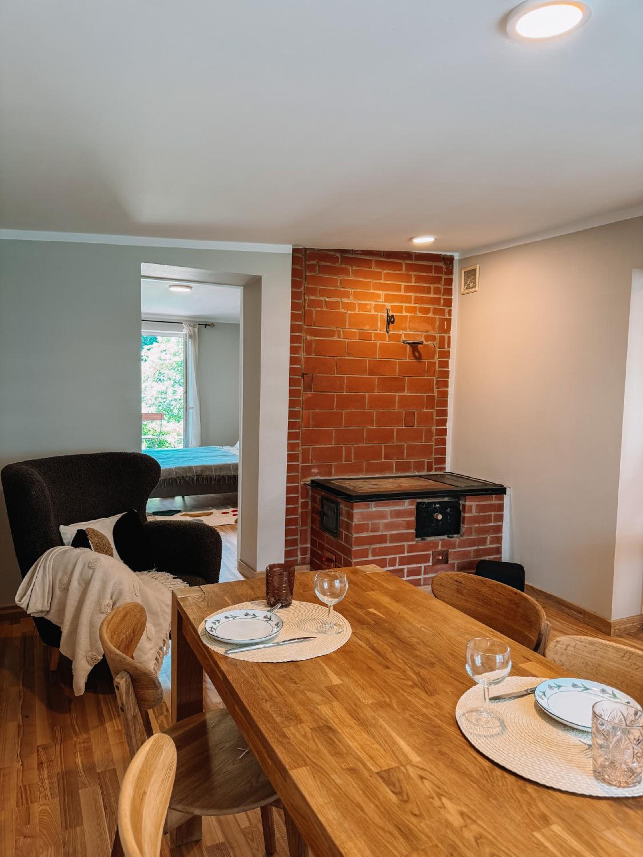 One-Bedroom Apartment - Photo 11