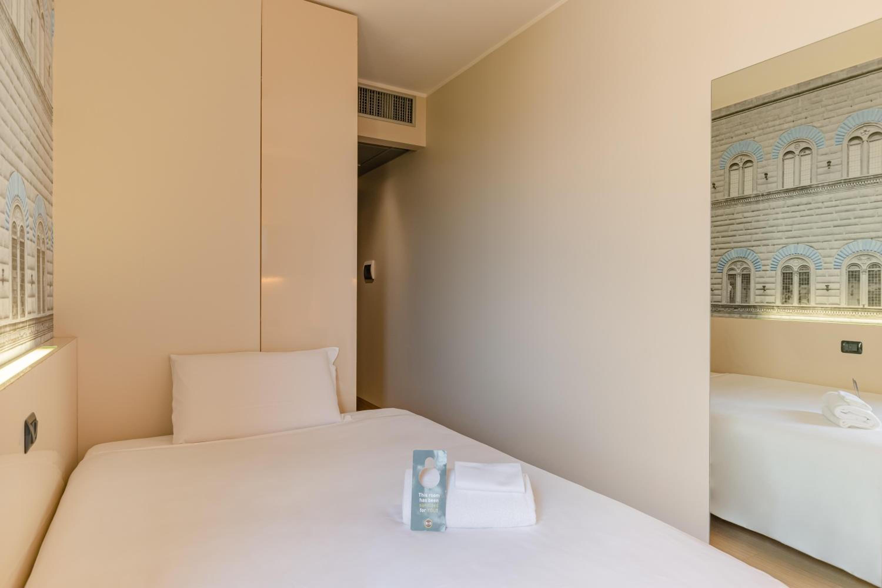 Single Room with Terrace