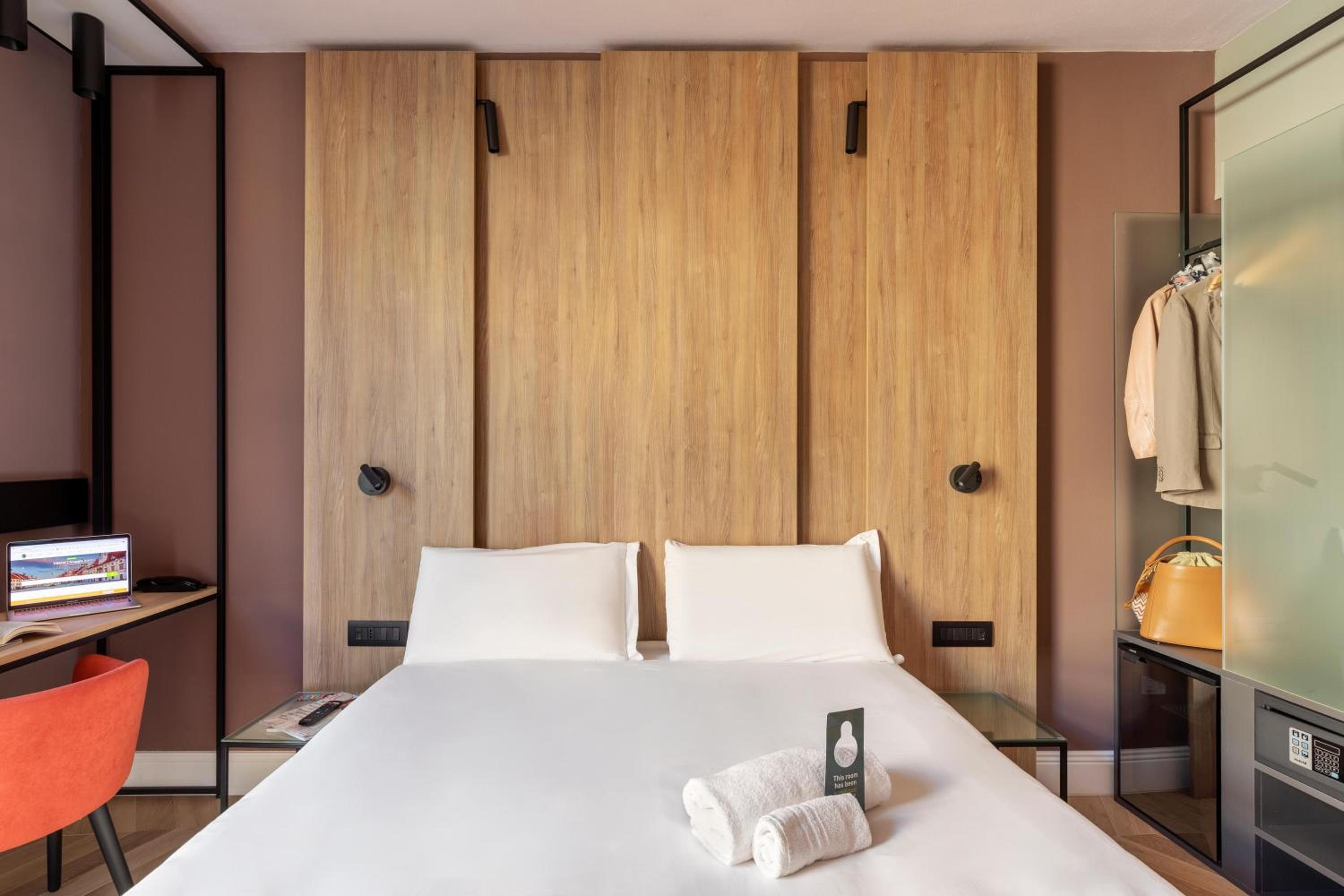 Double Room - Photo 4