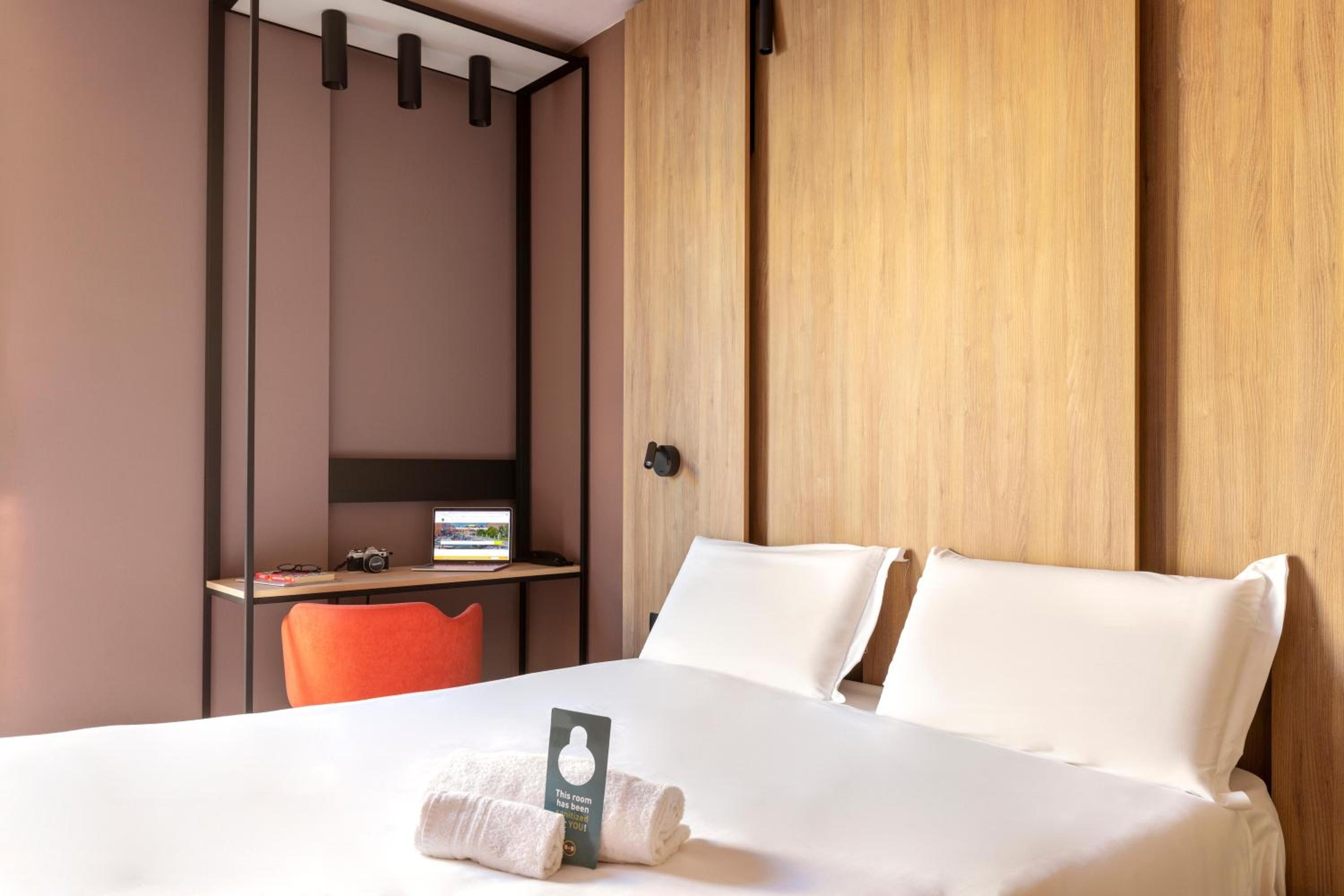 Double Room - Photo 3