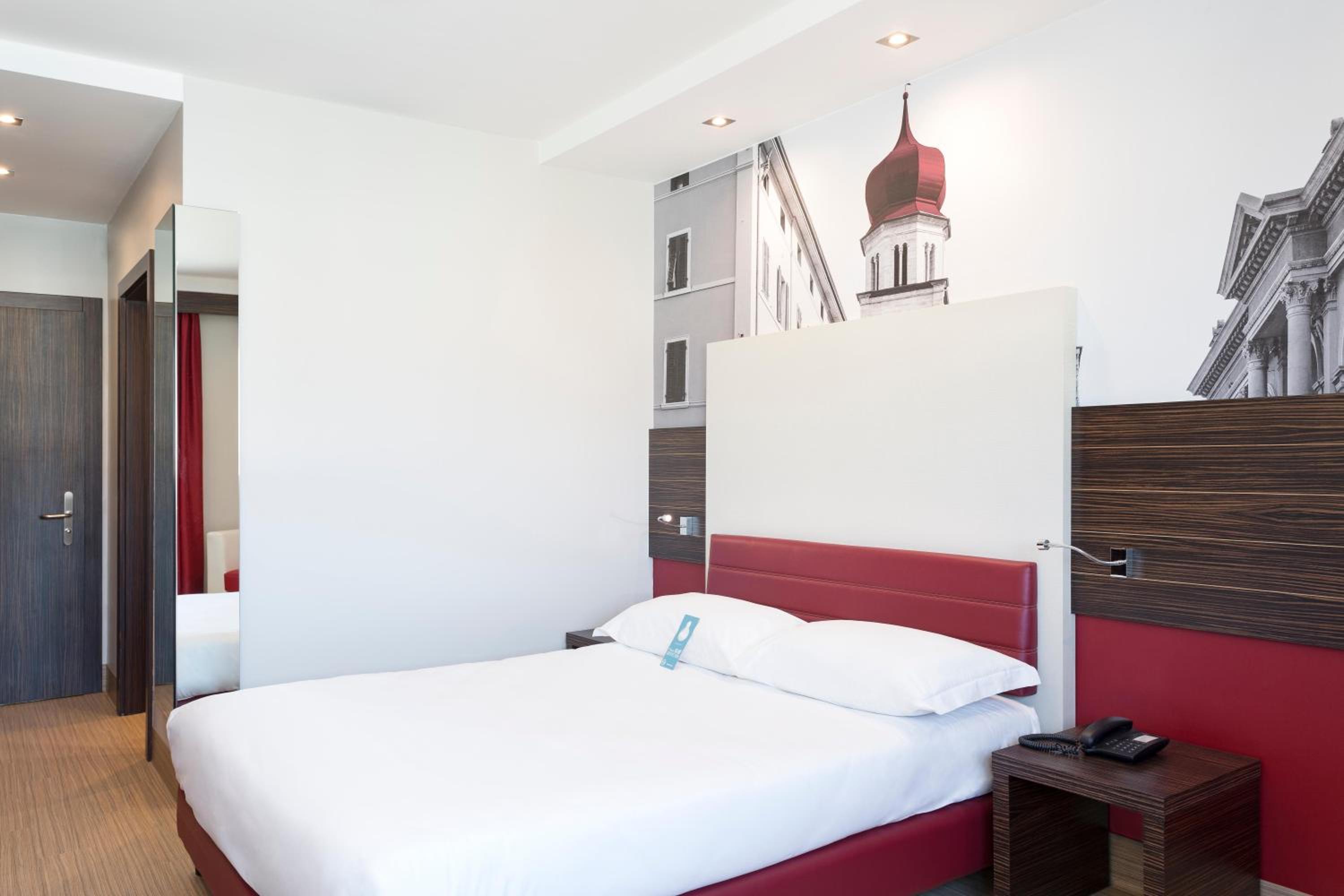Double Room - Photo 3