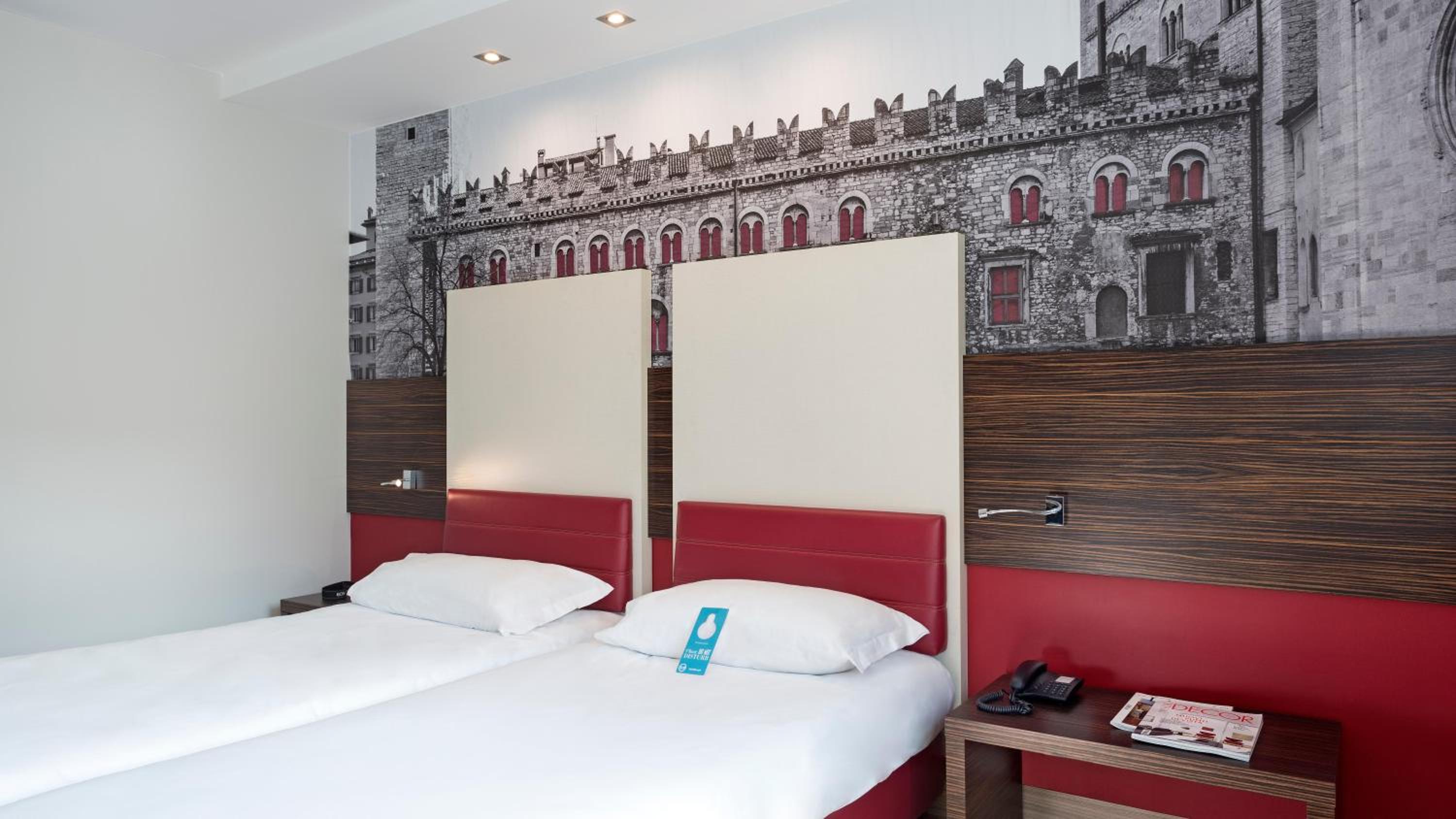 Twin Room - Photo 5