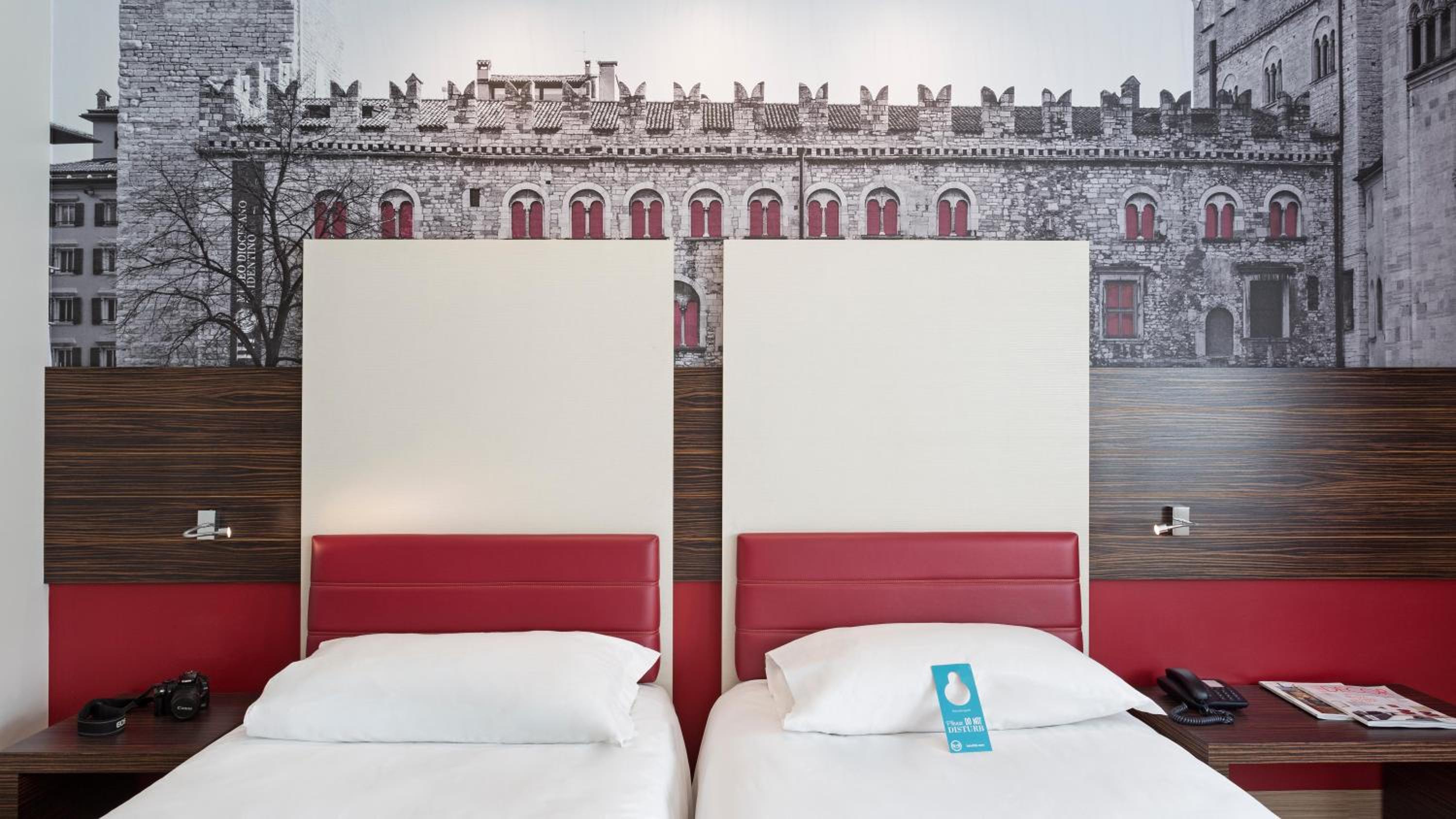 Twin Room - Photo 2