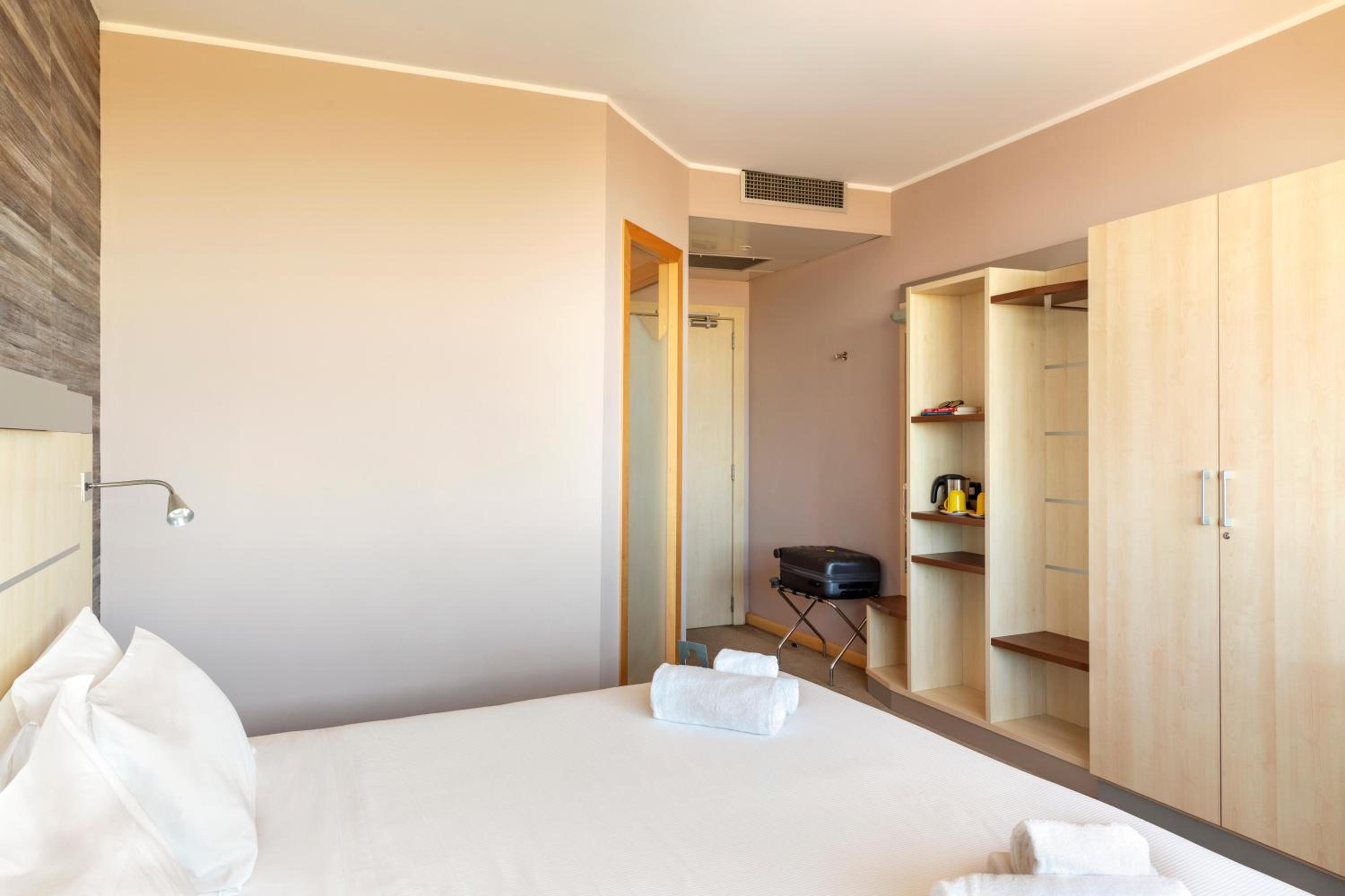Superior Double Room - Photo 16