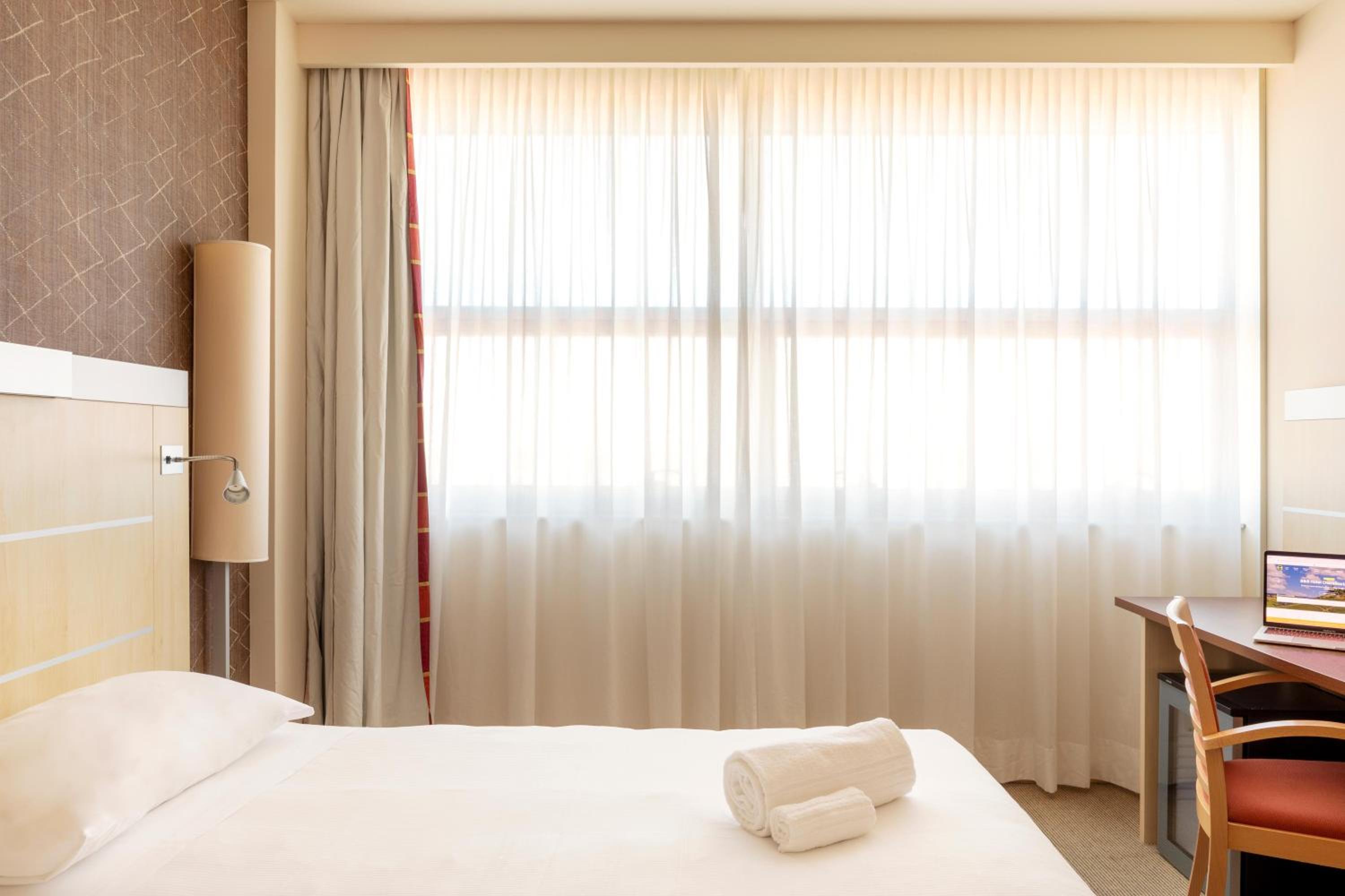 Double Room - Photo 8