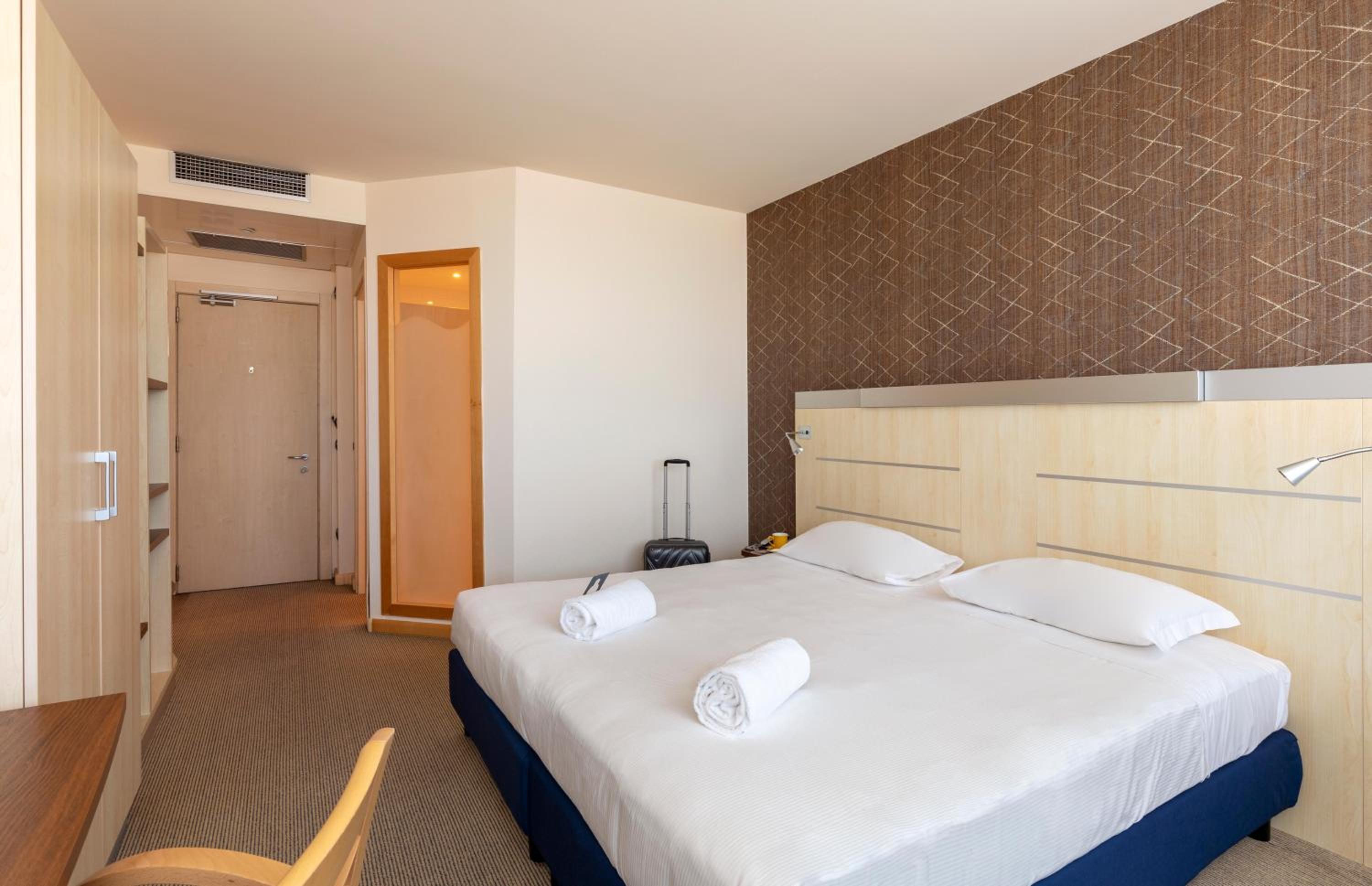 Double Room - Photo 2