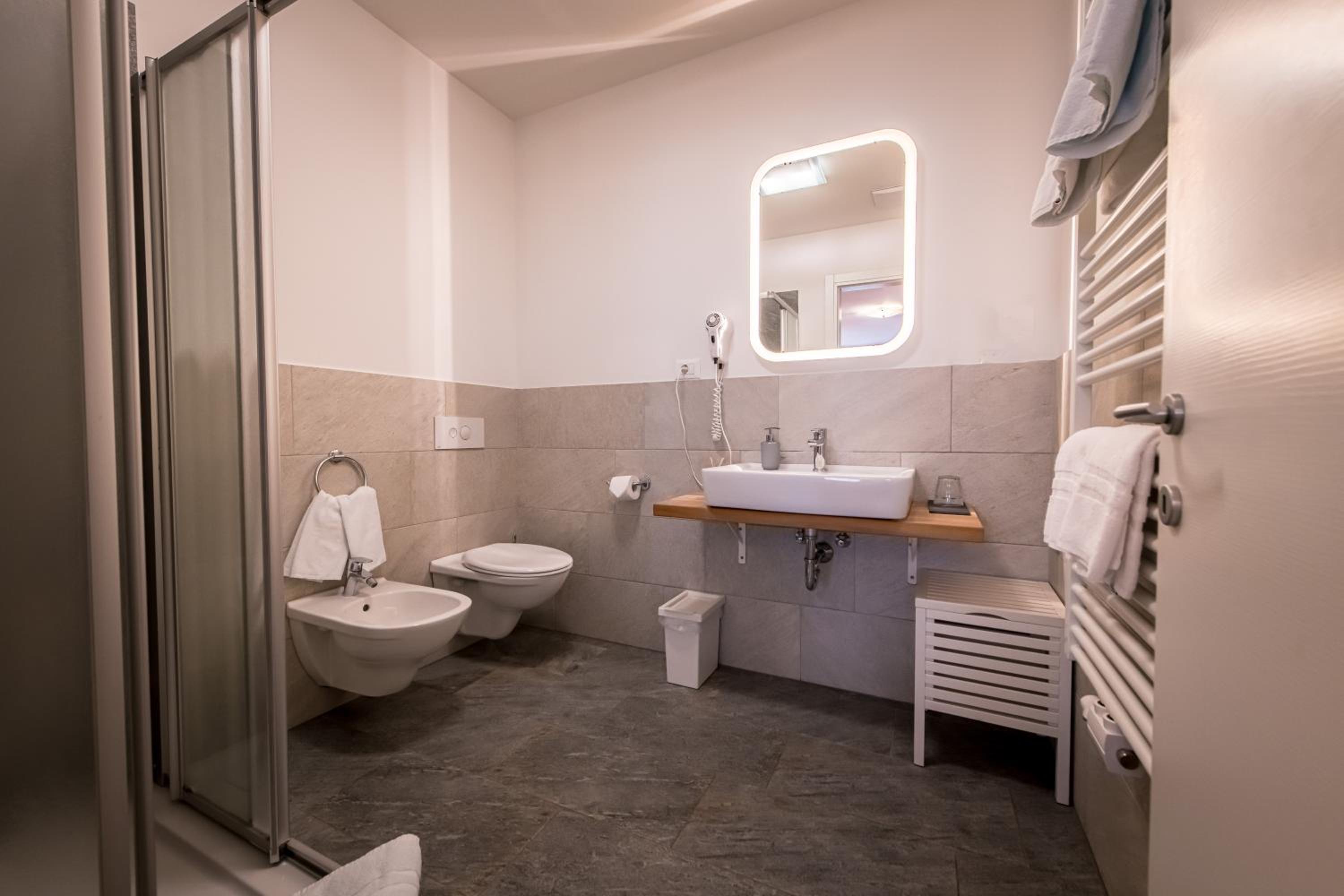 Double Room with Private Bathroom photo 3