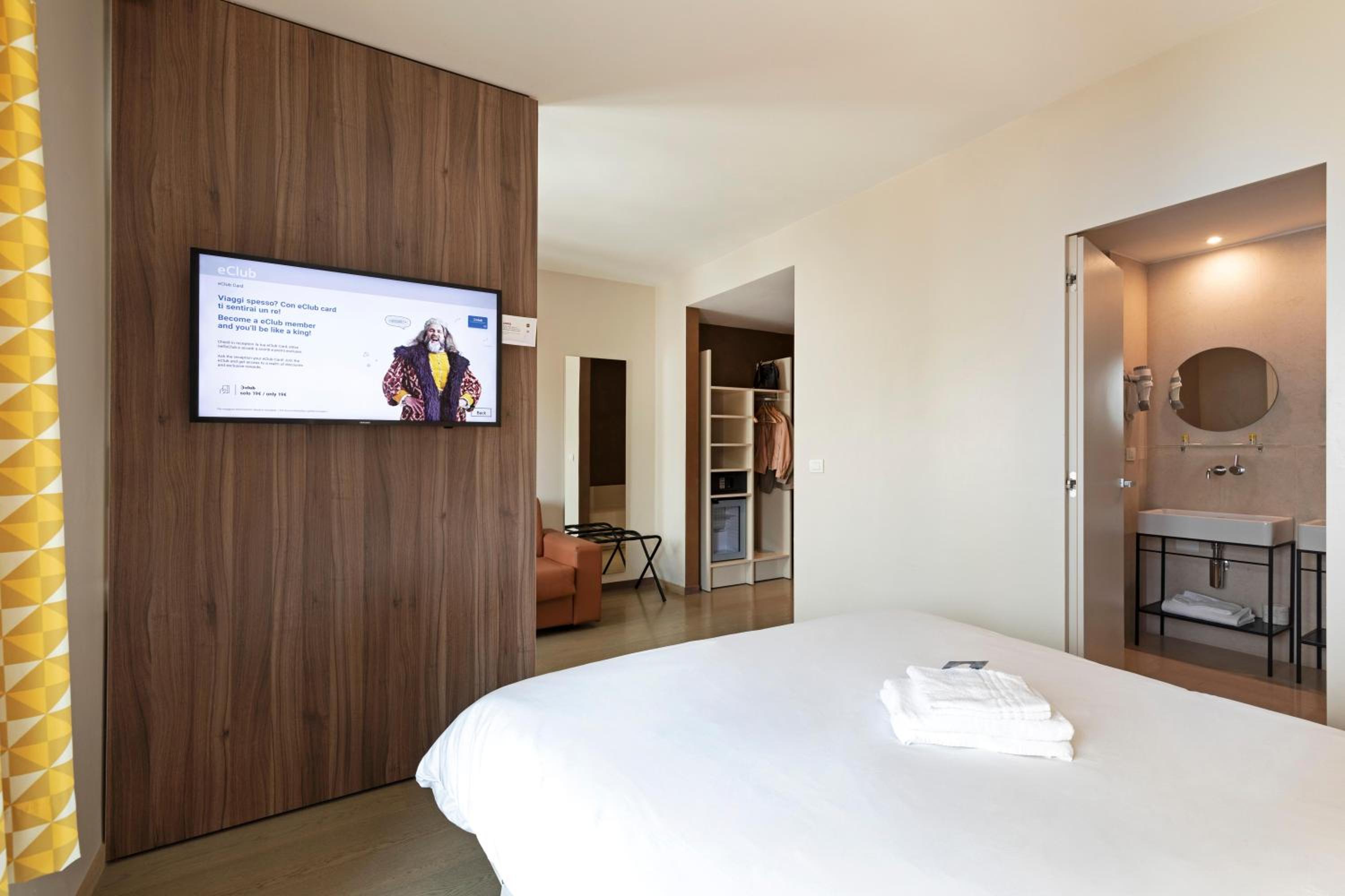 Junior Suite thumbnail 6