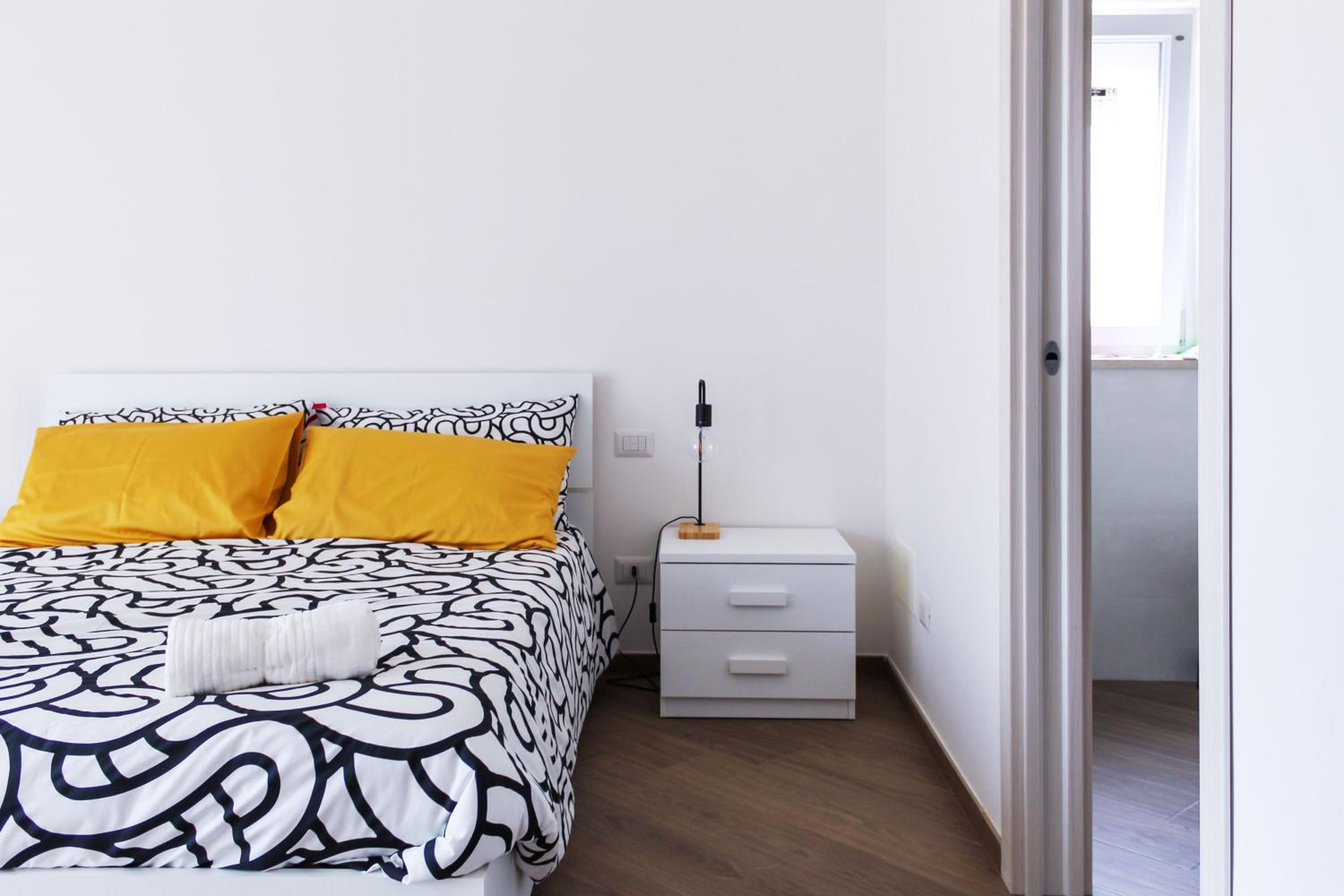 One-Bedroom Apartment photo 1