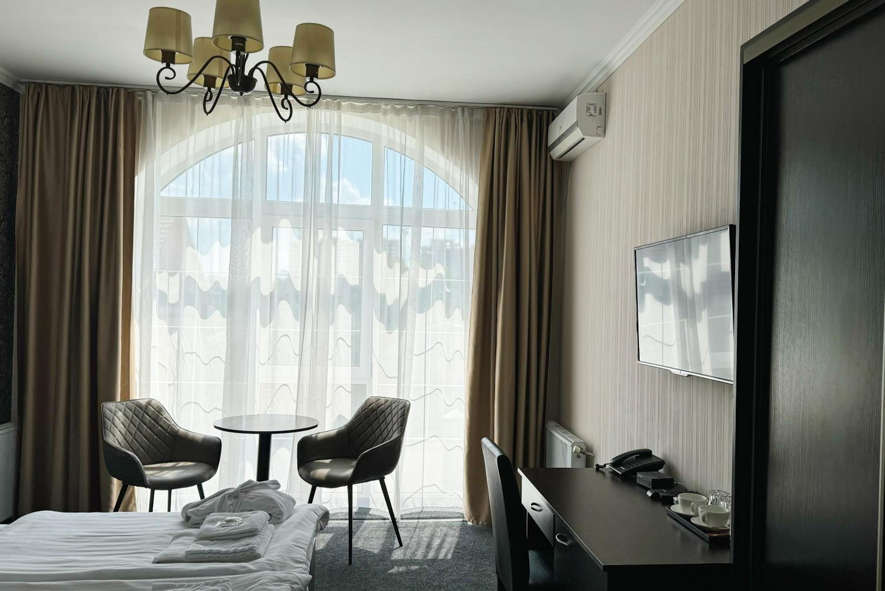 Suite Double or Twin Room photo 2