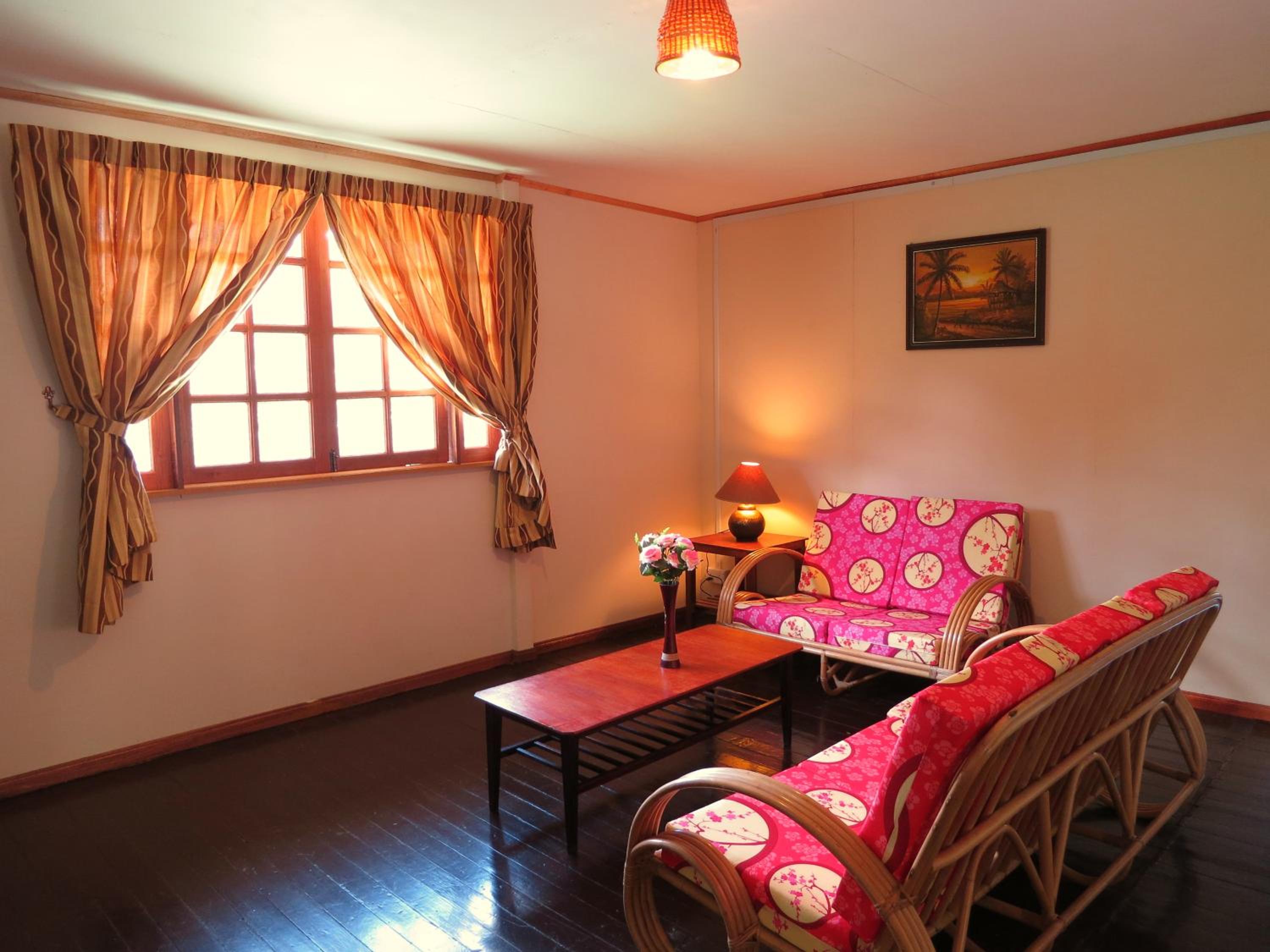 Family Room with Garden View photo 3