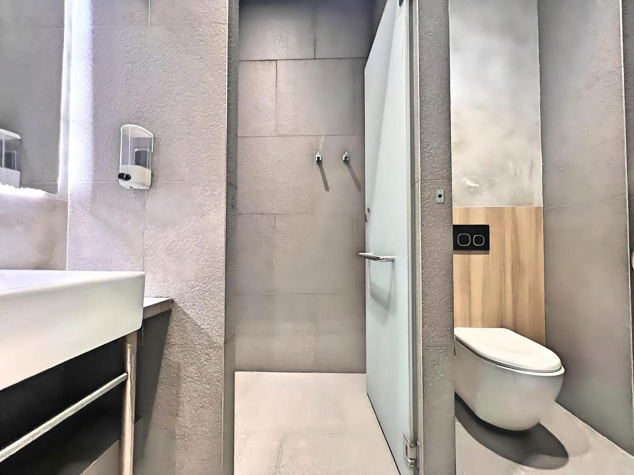 Private Ensuite Room for 4 Pax photo 2