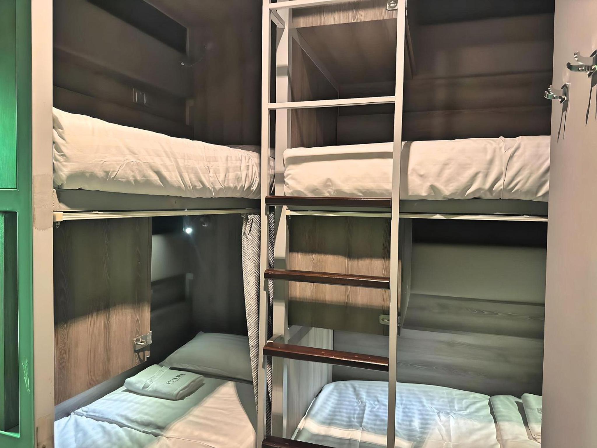 Upper Decker Female Room (Common) photo 1